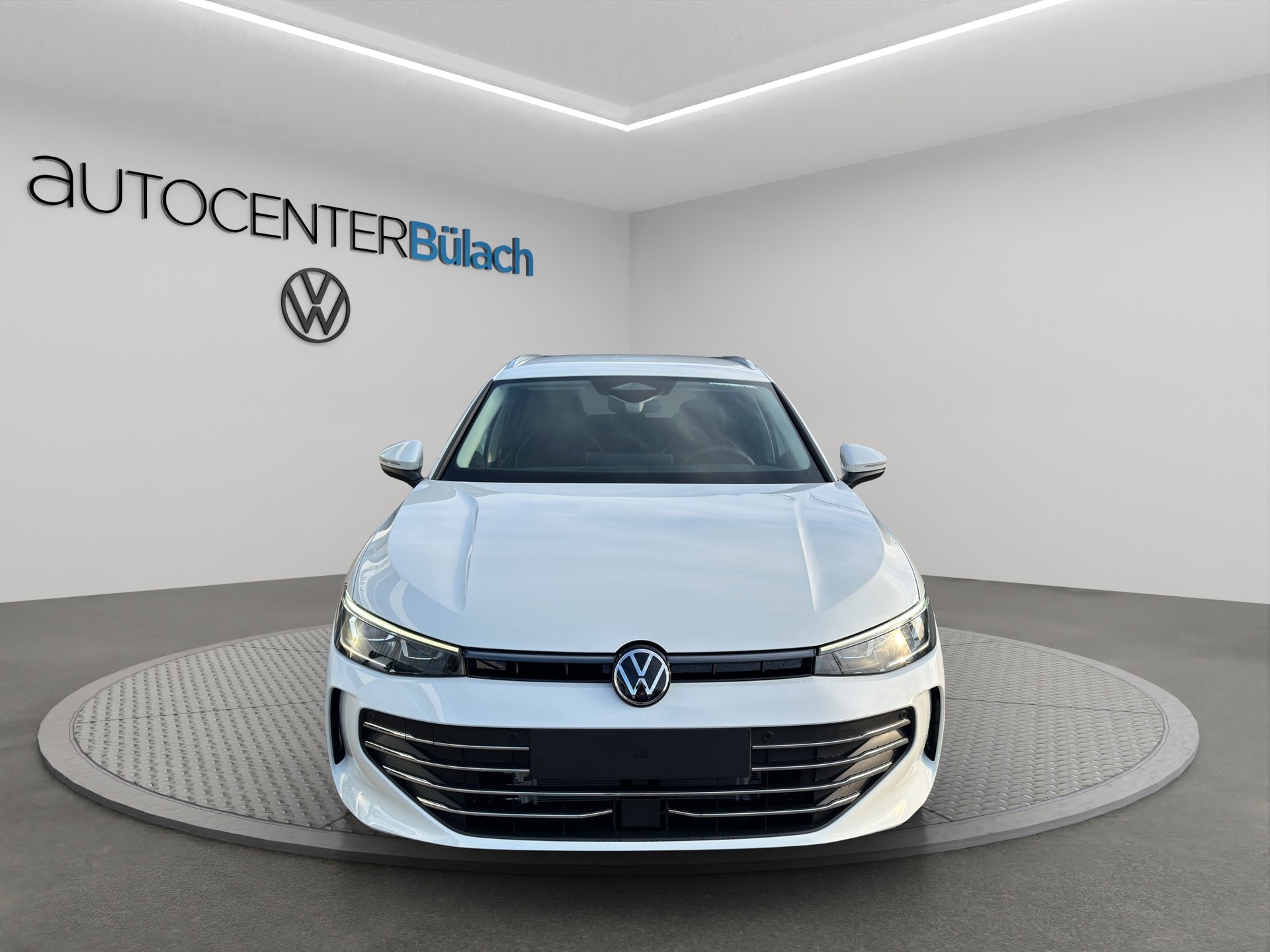 VW Passat Variant 2.0 TDI evo Business 4 Motion DSG-image-1