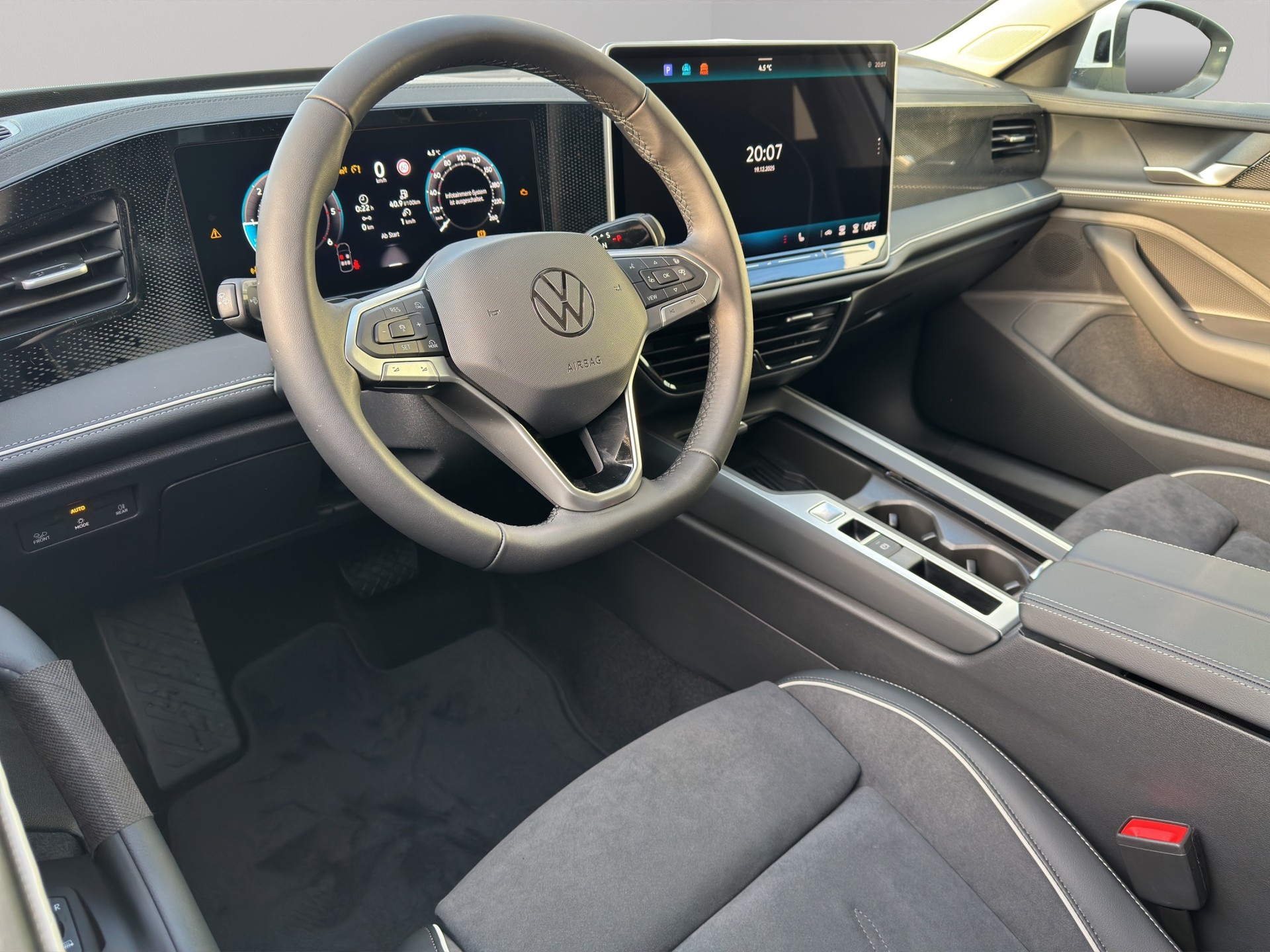 VW Passat Variant 2.0 TDI evo Business 4 Motion DSG-image-9