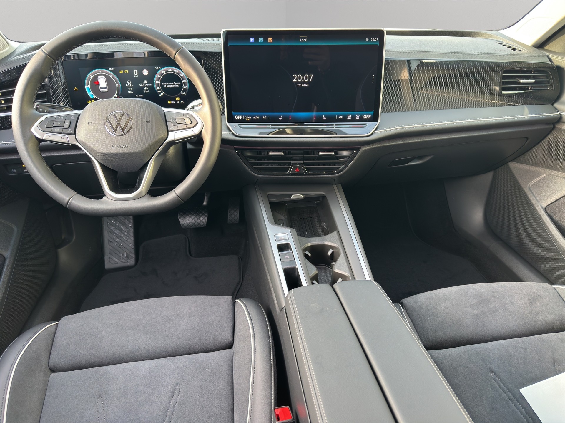 VW Passat Variant 2.0 TDI evo Business 4 Motion DSG-image-11