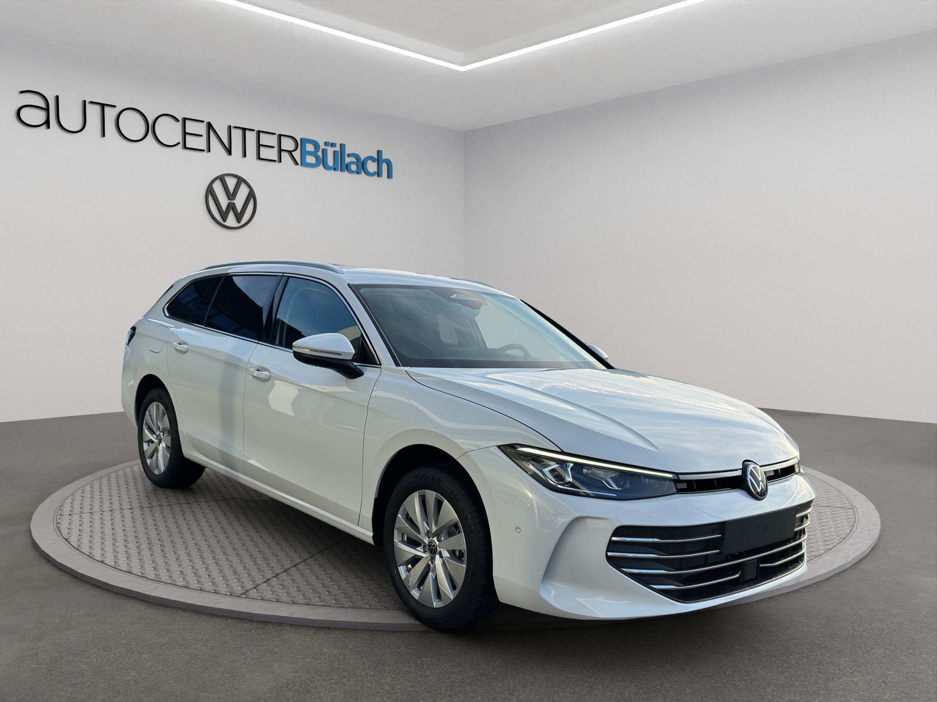 VW Passat Variant 2.0 TDI evo Business 4 Motion DSG-image-2