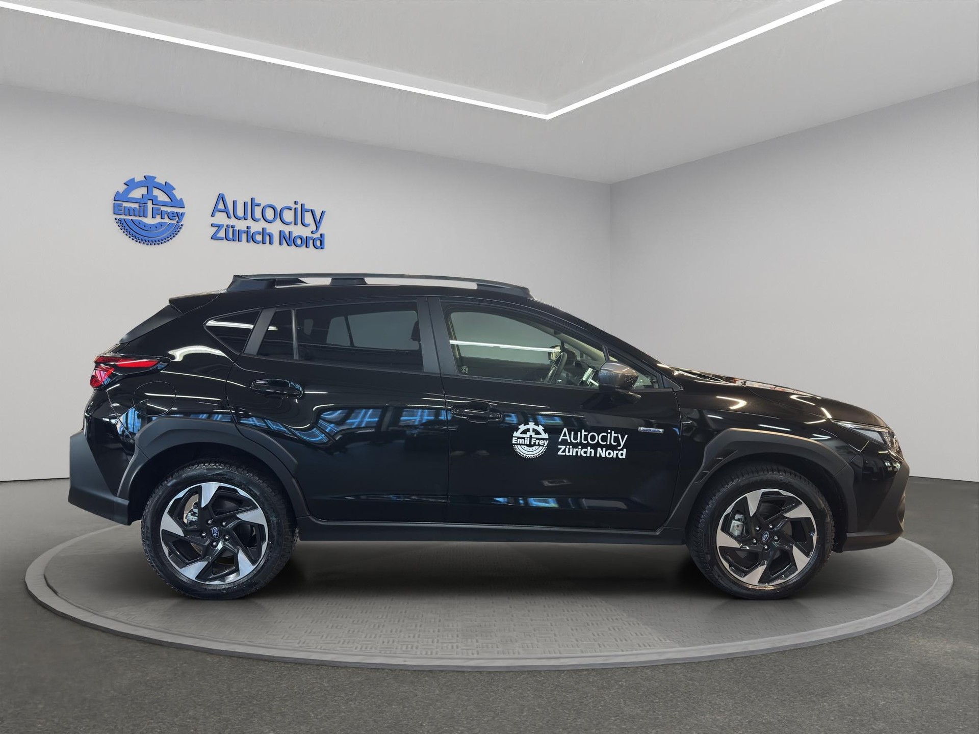 SUBARU Crosstrek 2.0i e-Boxer Swiss Plus-image-4