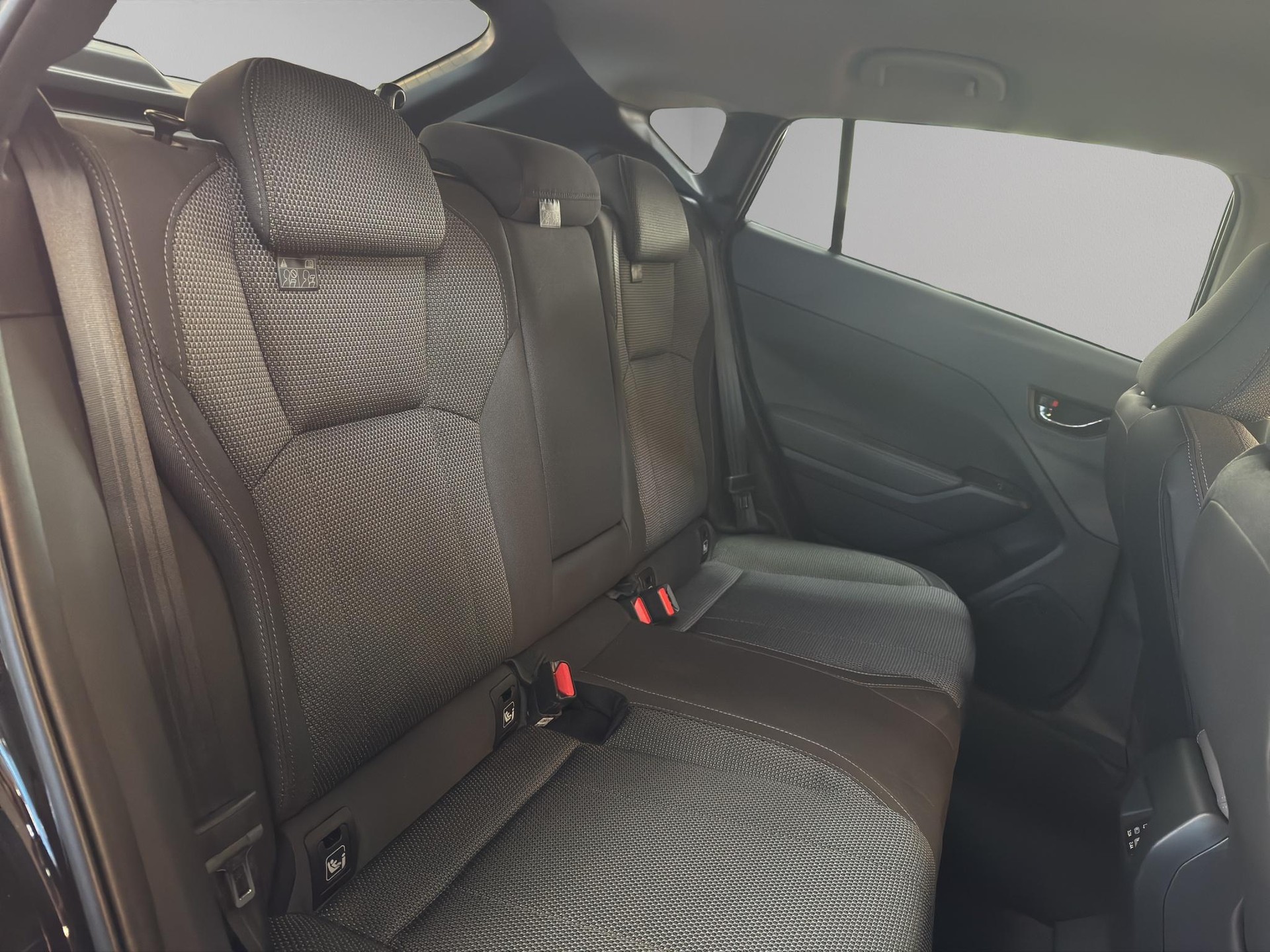 SUBARU Crosstrek 2.0i e-Boxer Swiss Plus-image-11