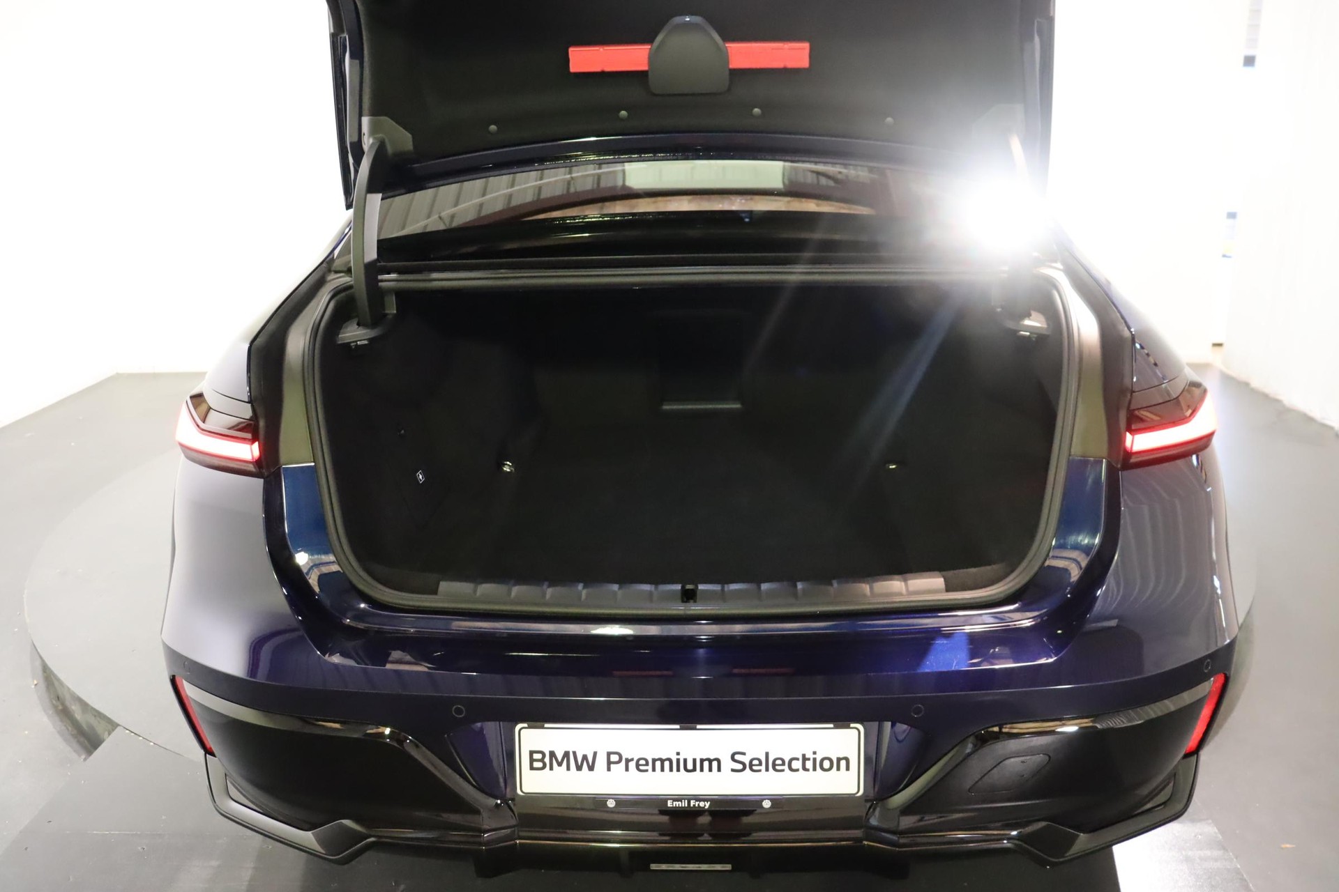 BMW i7 xDrive60-image-5