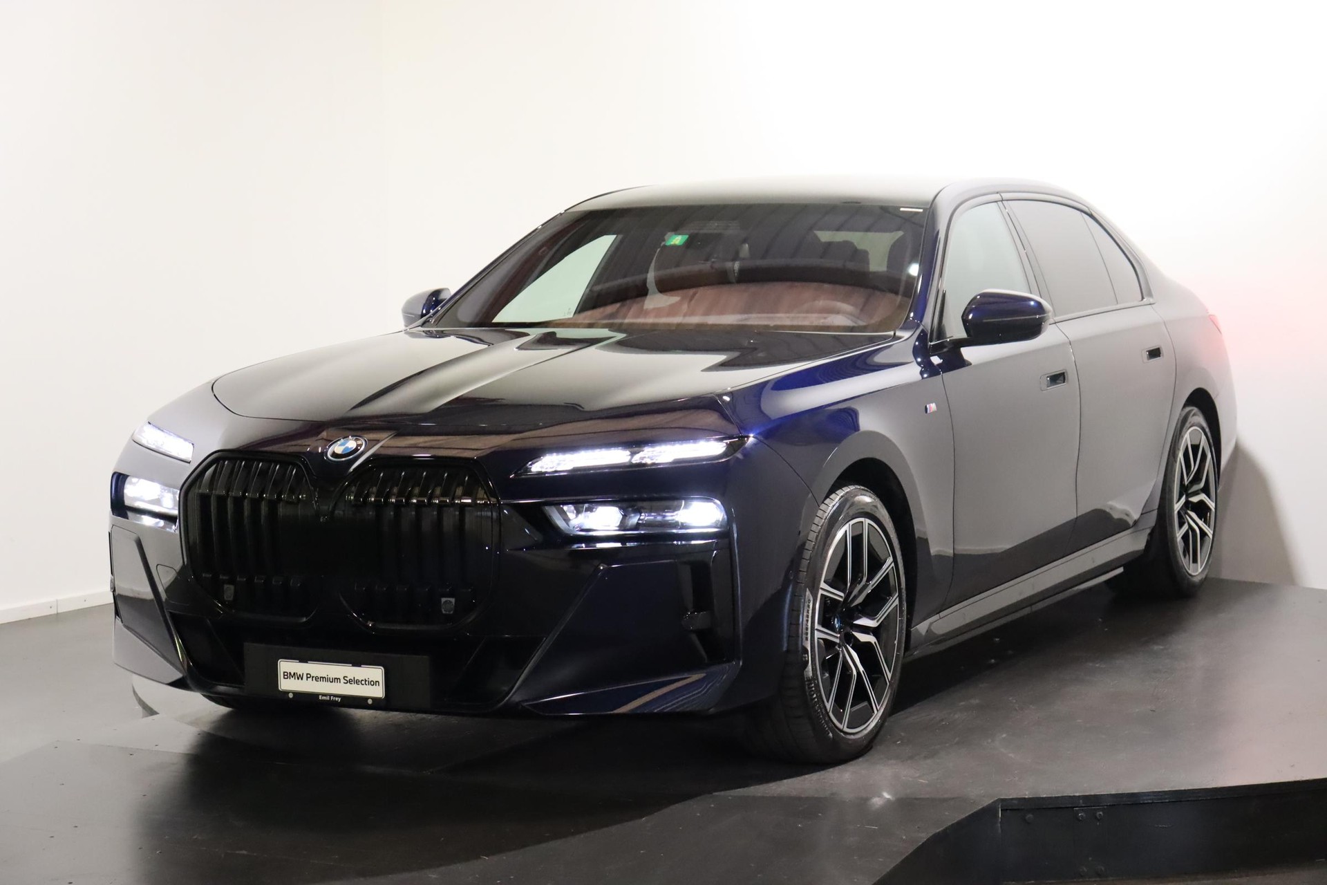 BMW i7 xDrive60-image-0