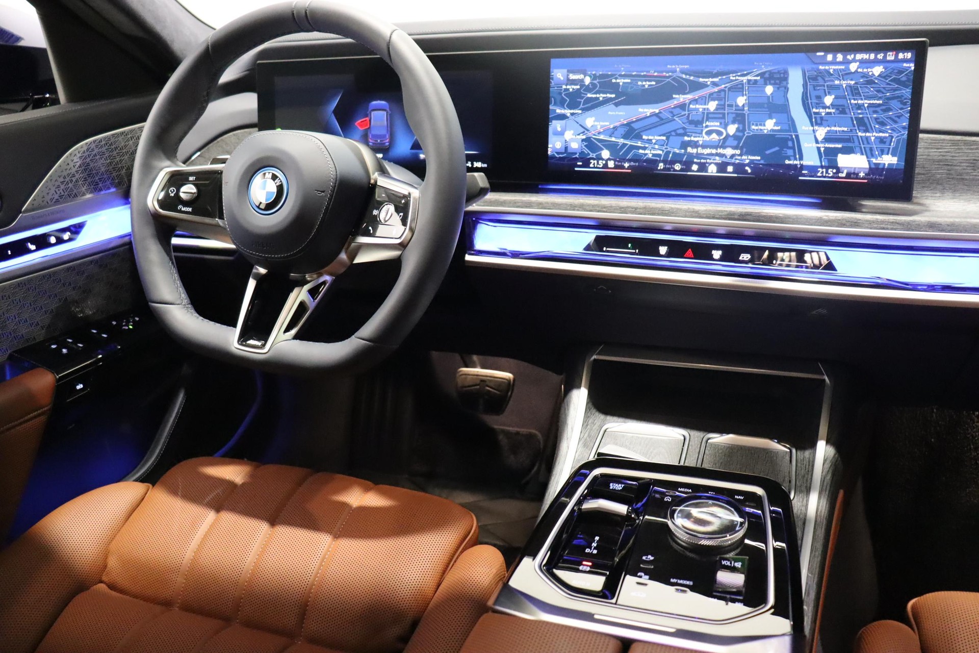 BMW i7 xDrive60-image-12