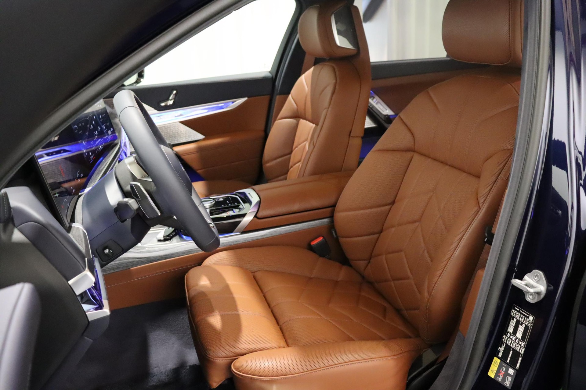 BMW i7 xDrive60-image-9