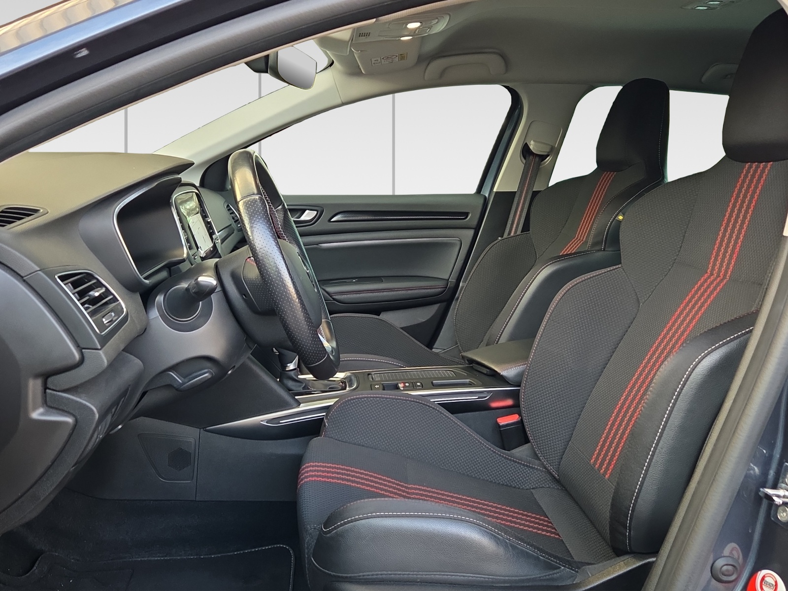 RENAULT Mégane Grandtour 1.6 E-Tech R.S. Line-image-6