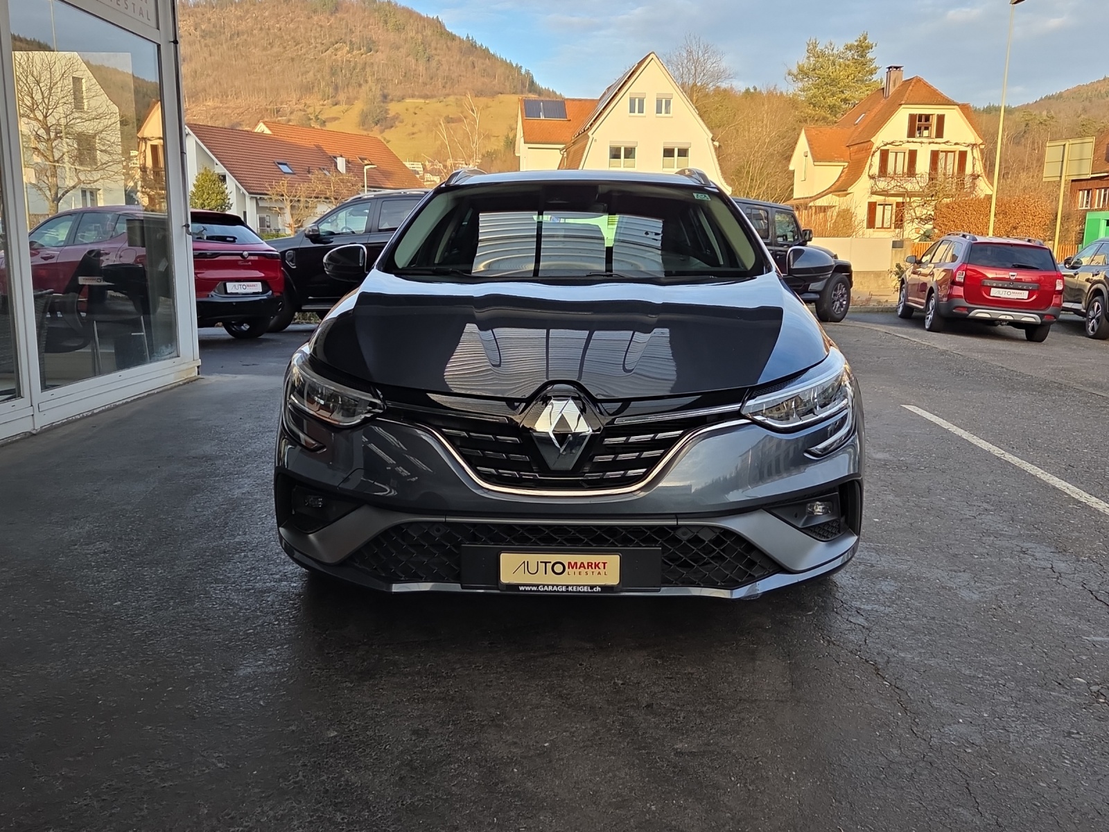 RENAULT Mégane Grandtour 1.6 E-Tech R.S. Line-image-5