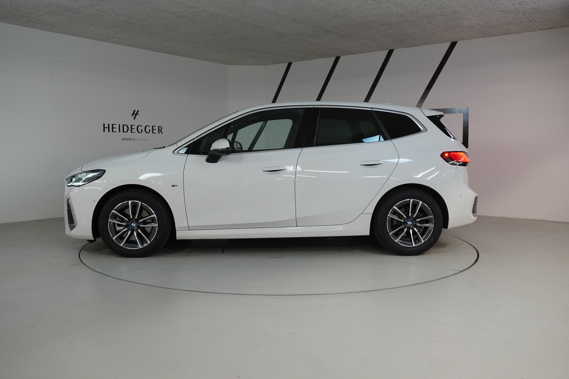 BMW 223d Active Tourer xDrive M Sport DKG-image-3