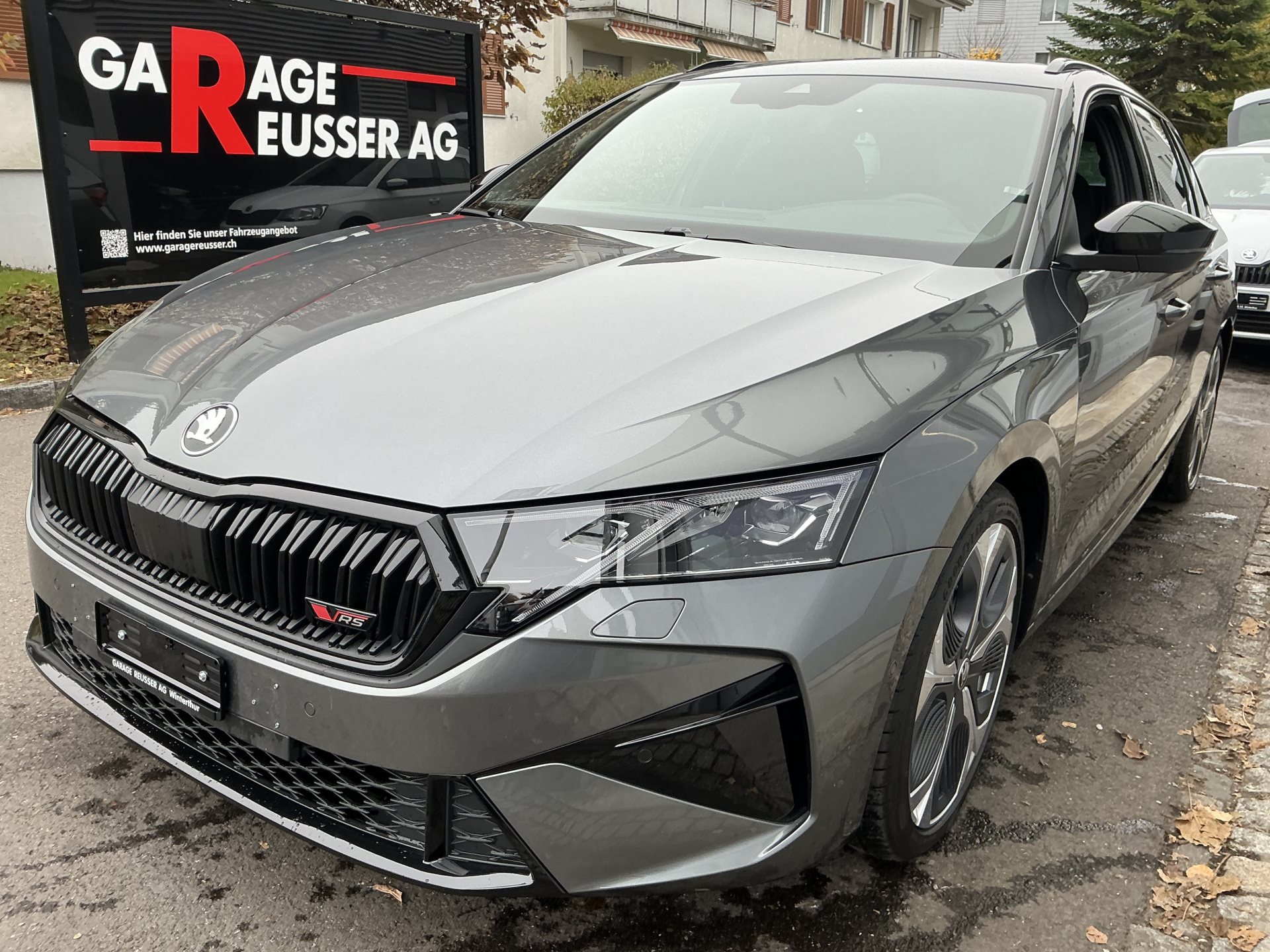 SKODA Octavia Combi 2.0 TSI 265 PS RS *** FACELIFT MODEL MIT ANHÄNGERKUPPLUNG ***-image-0