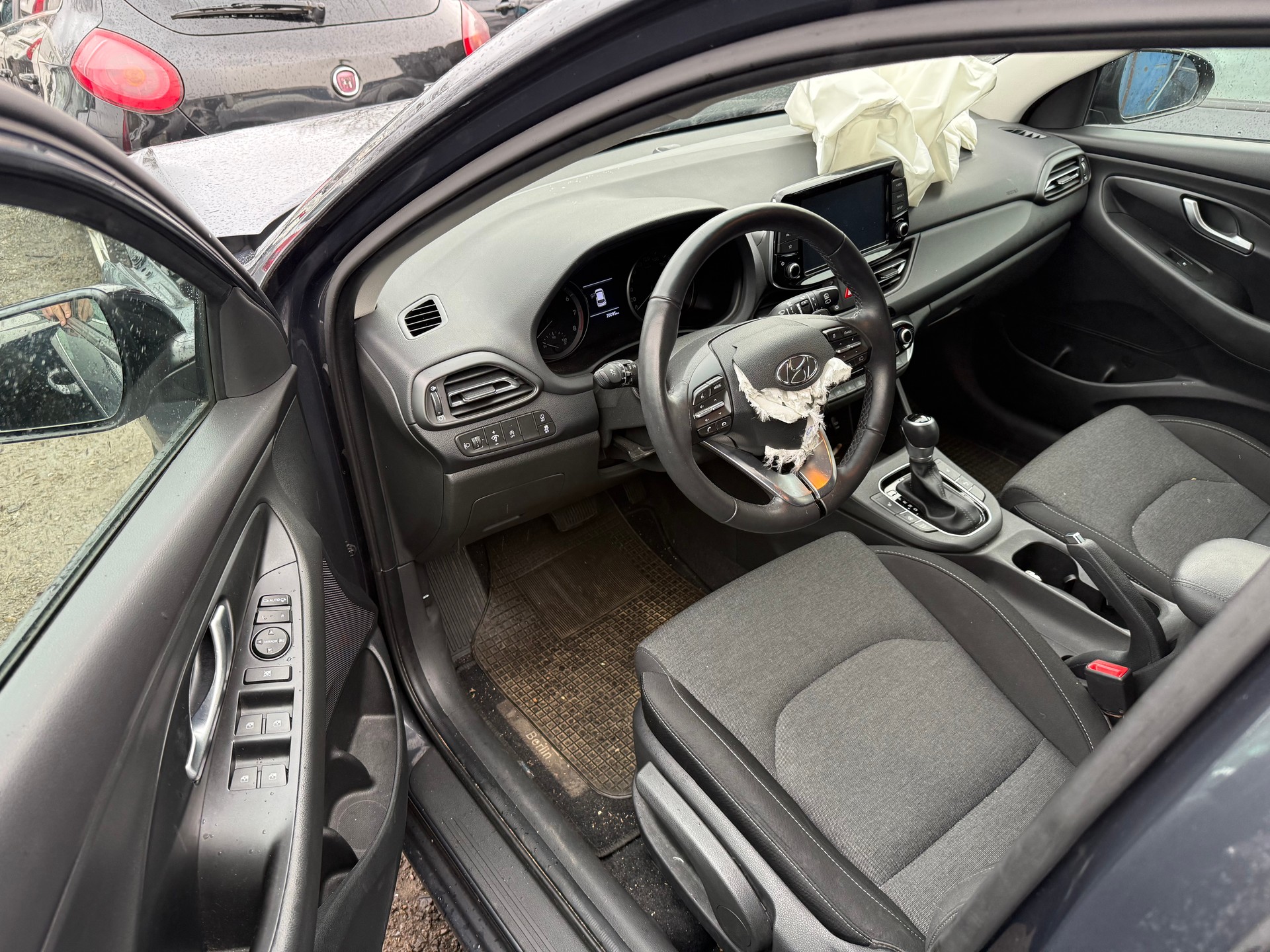 HYUNDAI i30 1.0 T-GDi Amplia 48V MH iMT-image-10