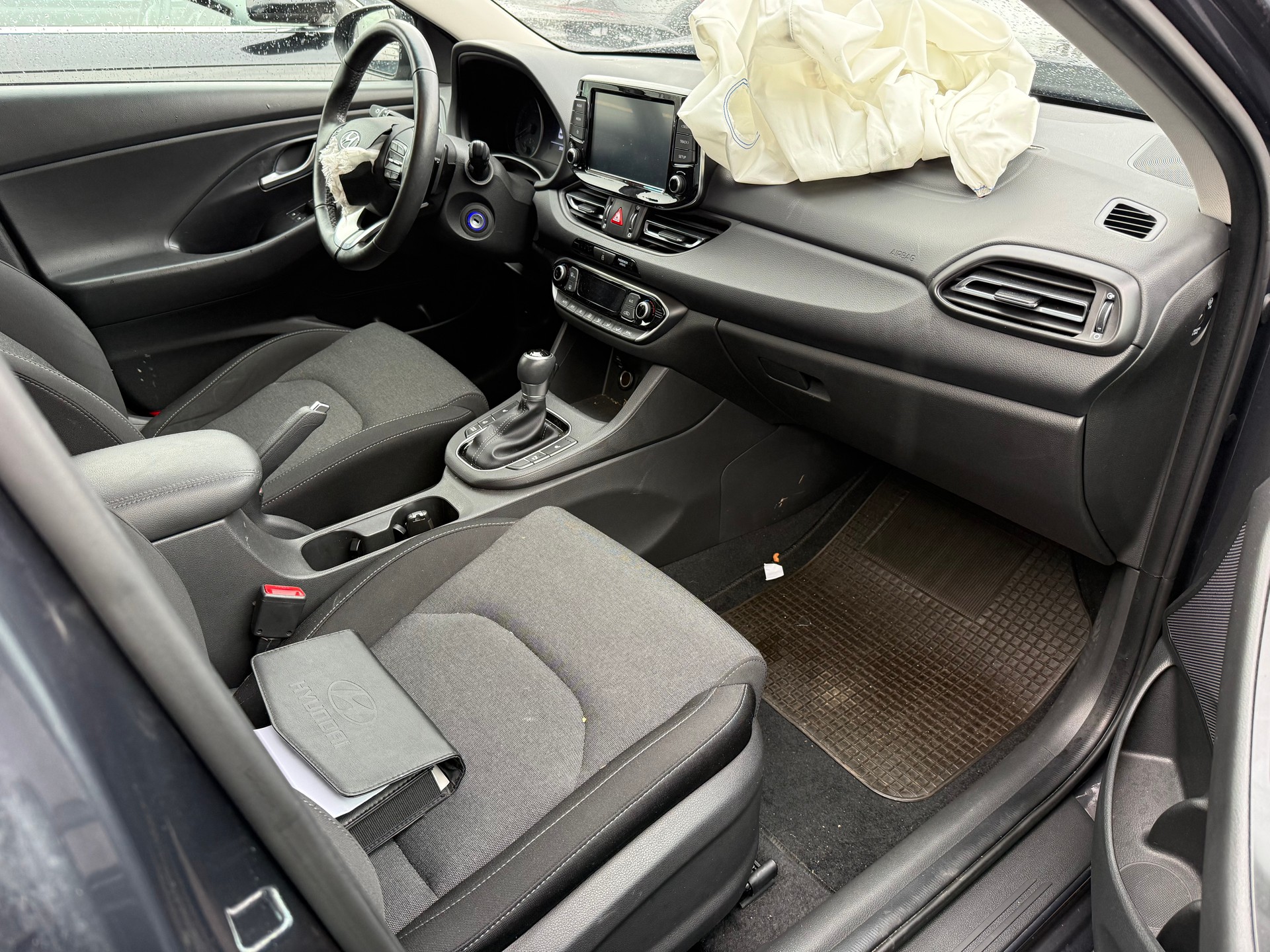 HYUNDAI i30 1.0 T-GDi Amplia 48V MH iMT-image-9