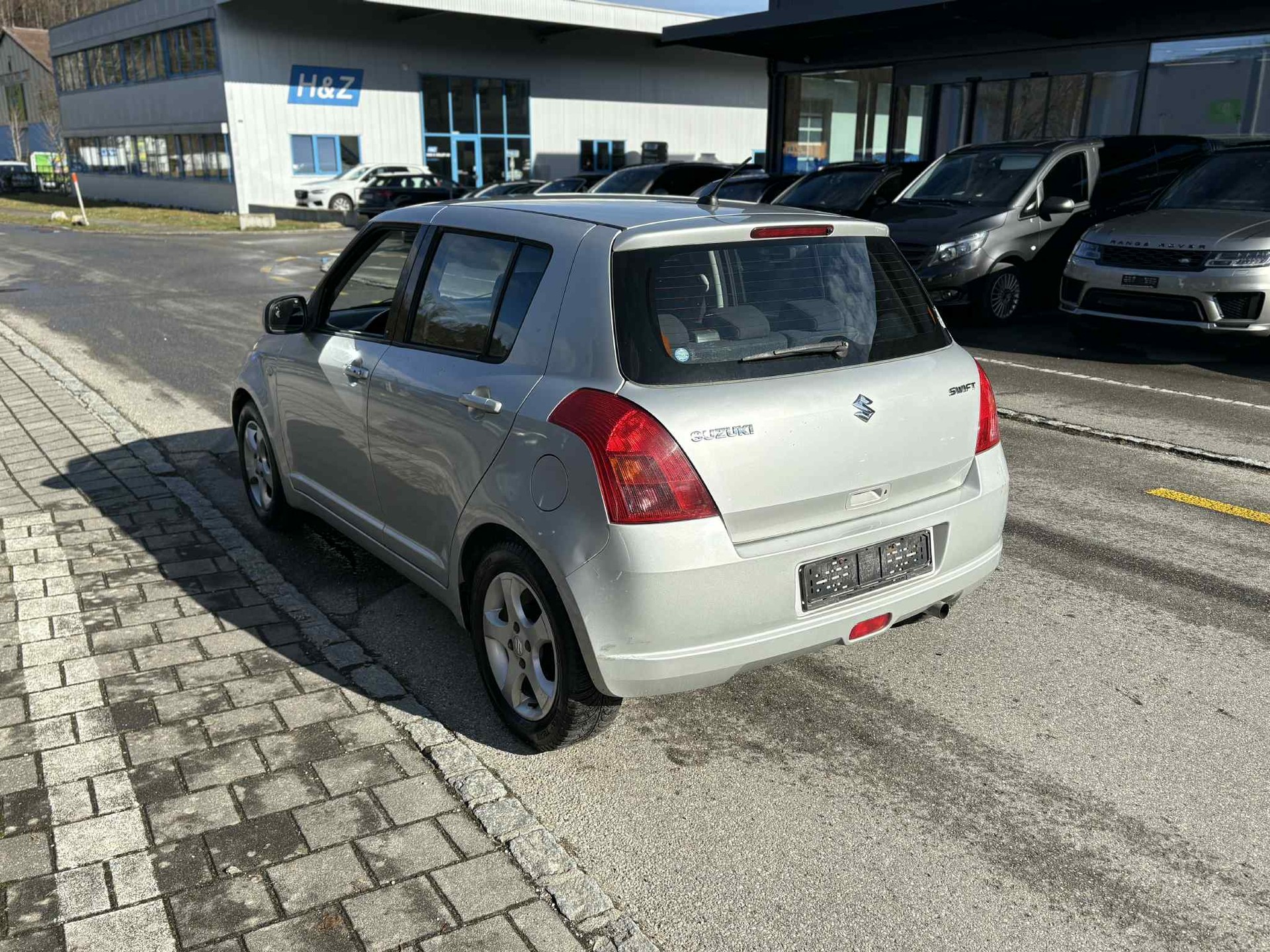 SUZUKI Swift 1.3i 16V GL-image-6