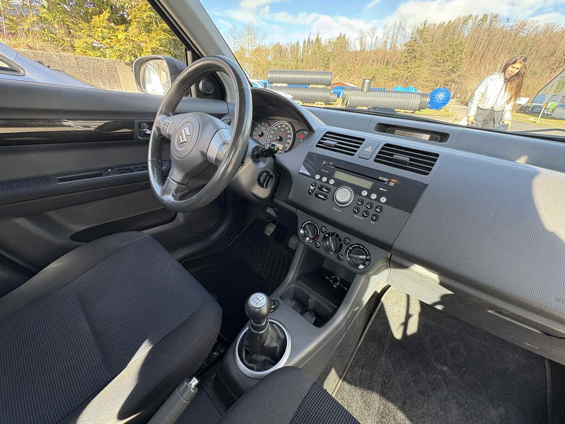 SUZUKI Swift 1.3i 16V GL-image-3
