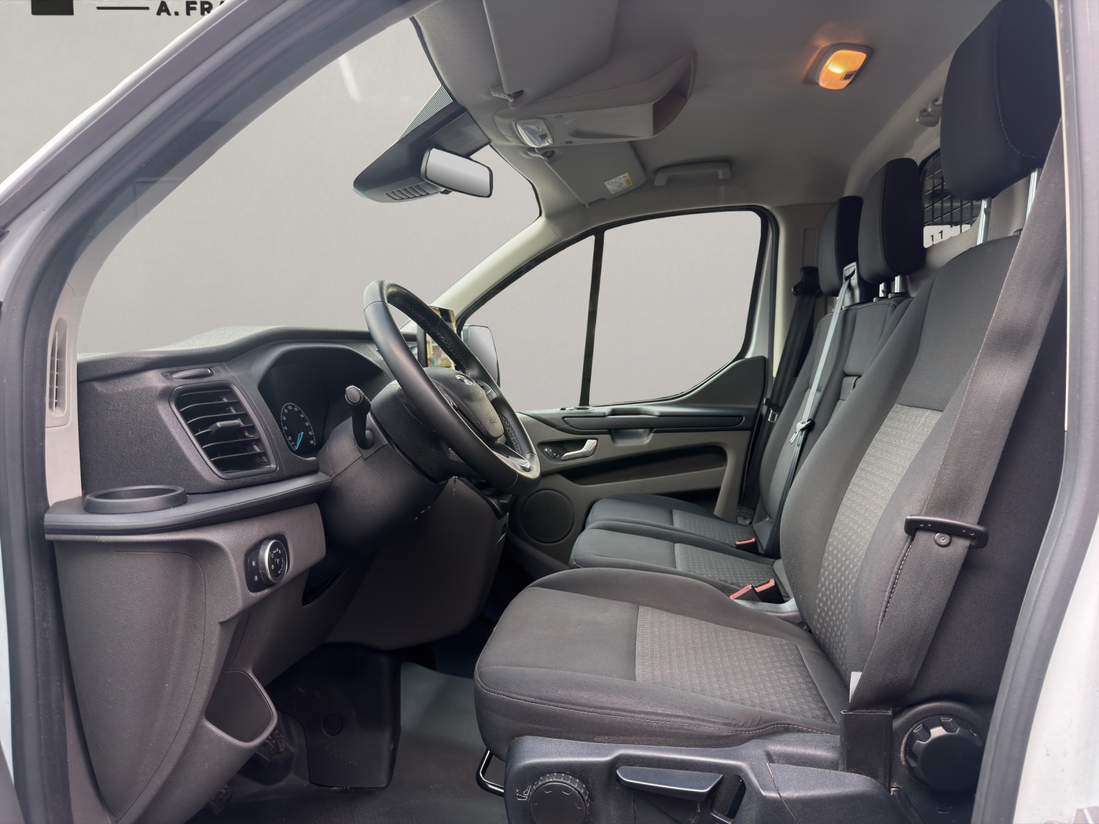 FORD Transit Custom Van 320 L1 2.0 TDCi 130 Trend-image-8