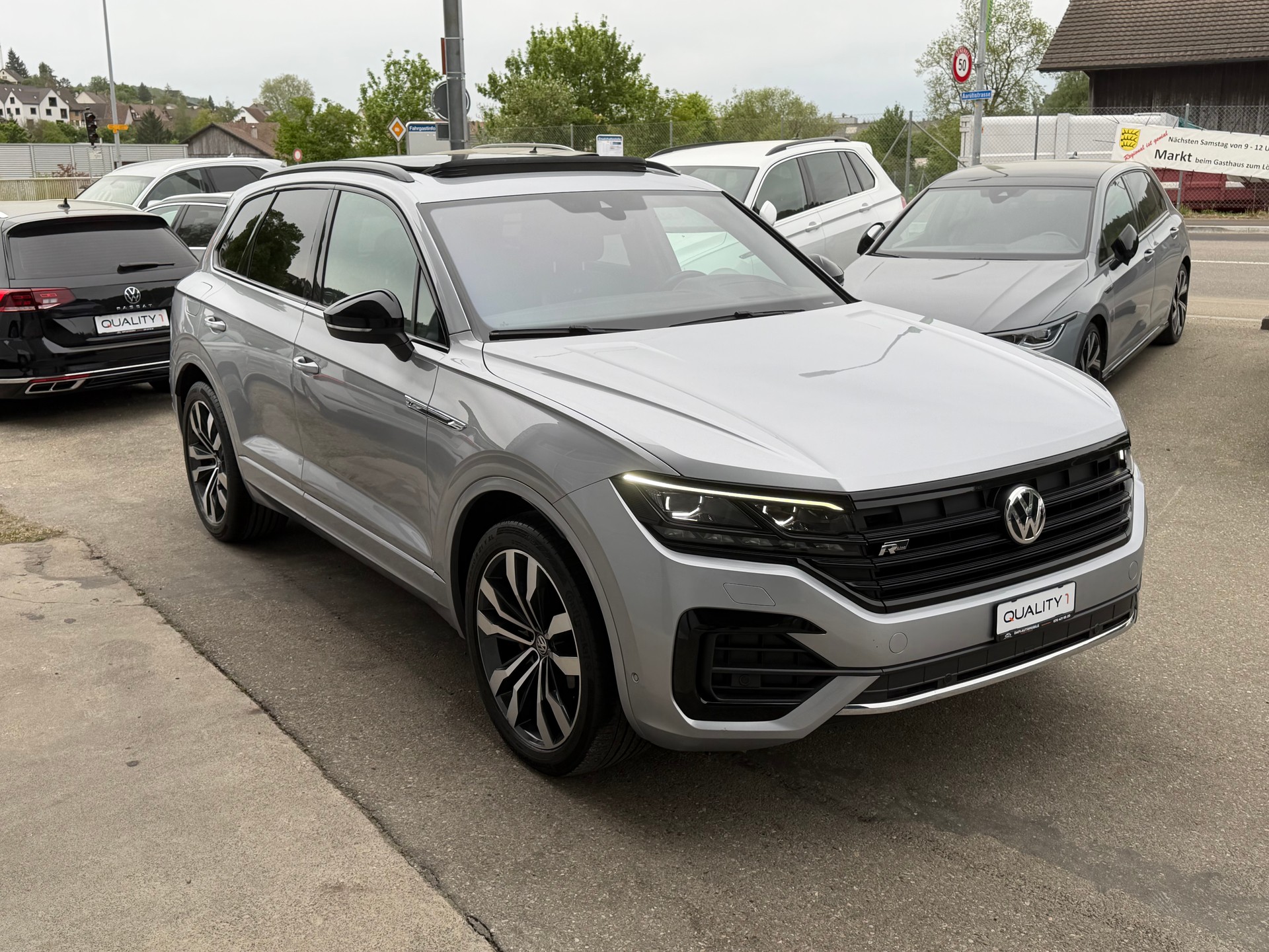 VW Touareg 3.0 TDI R Line Tiptronic-image-2