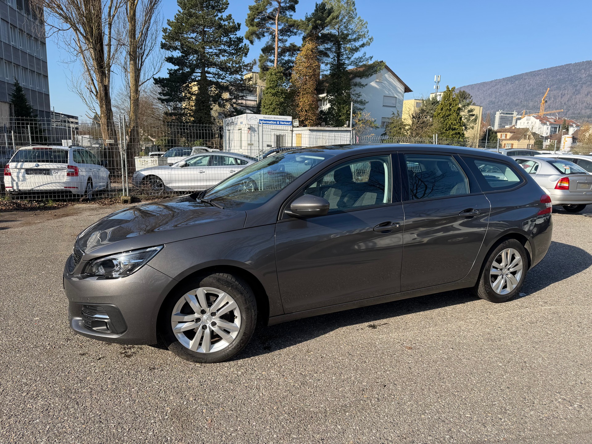 PEUGEOT 308 SW 1.5 BlueHDI Active * Gr. Navi * Klima-auto * Tempomat * PDC V&H * Frisch Ab MFK-image-8