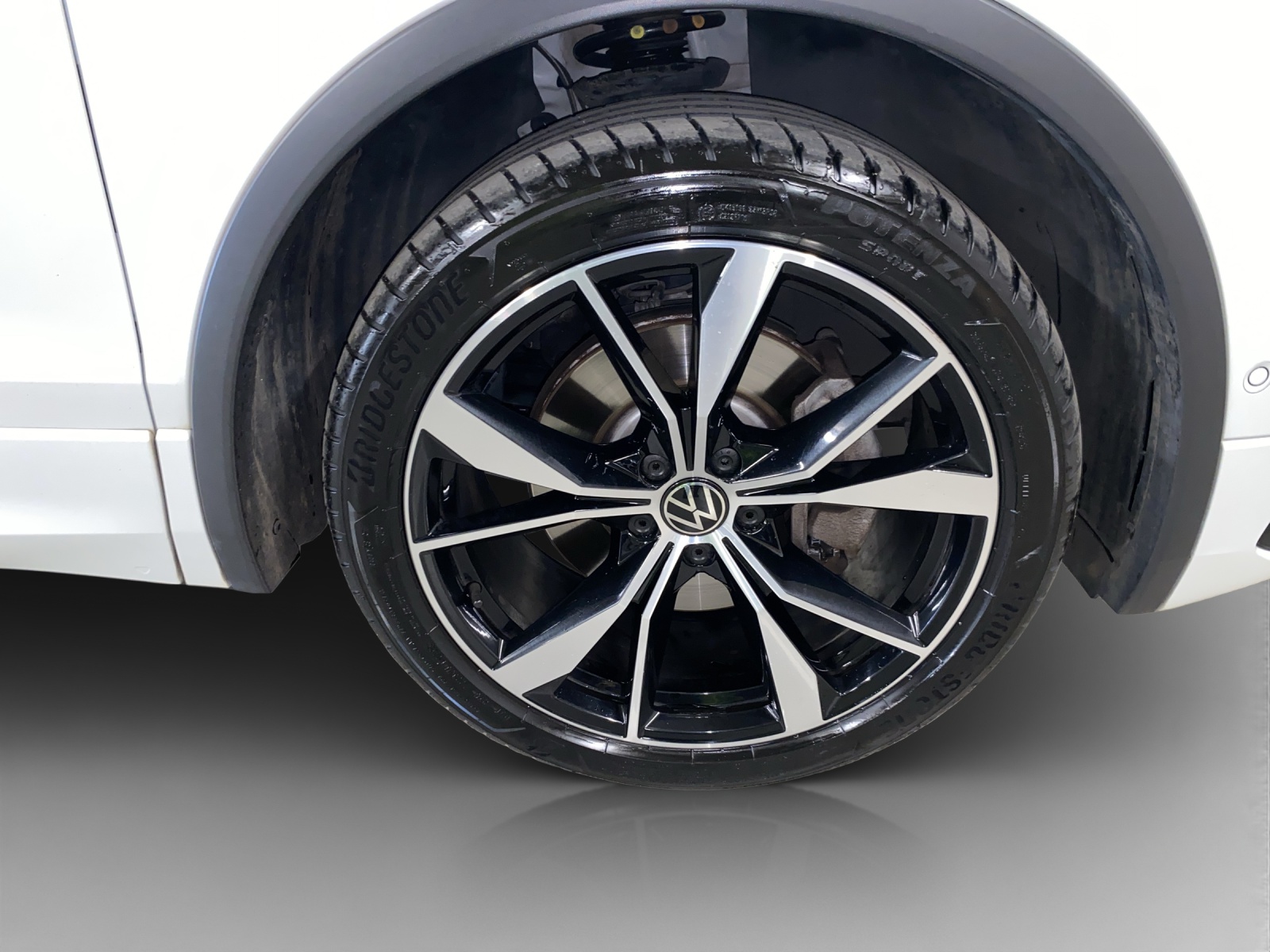 VW Tiguan 2.0 TDI SCR R-Line 4Motion DSG-image-15