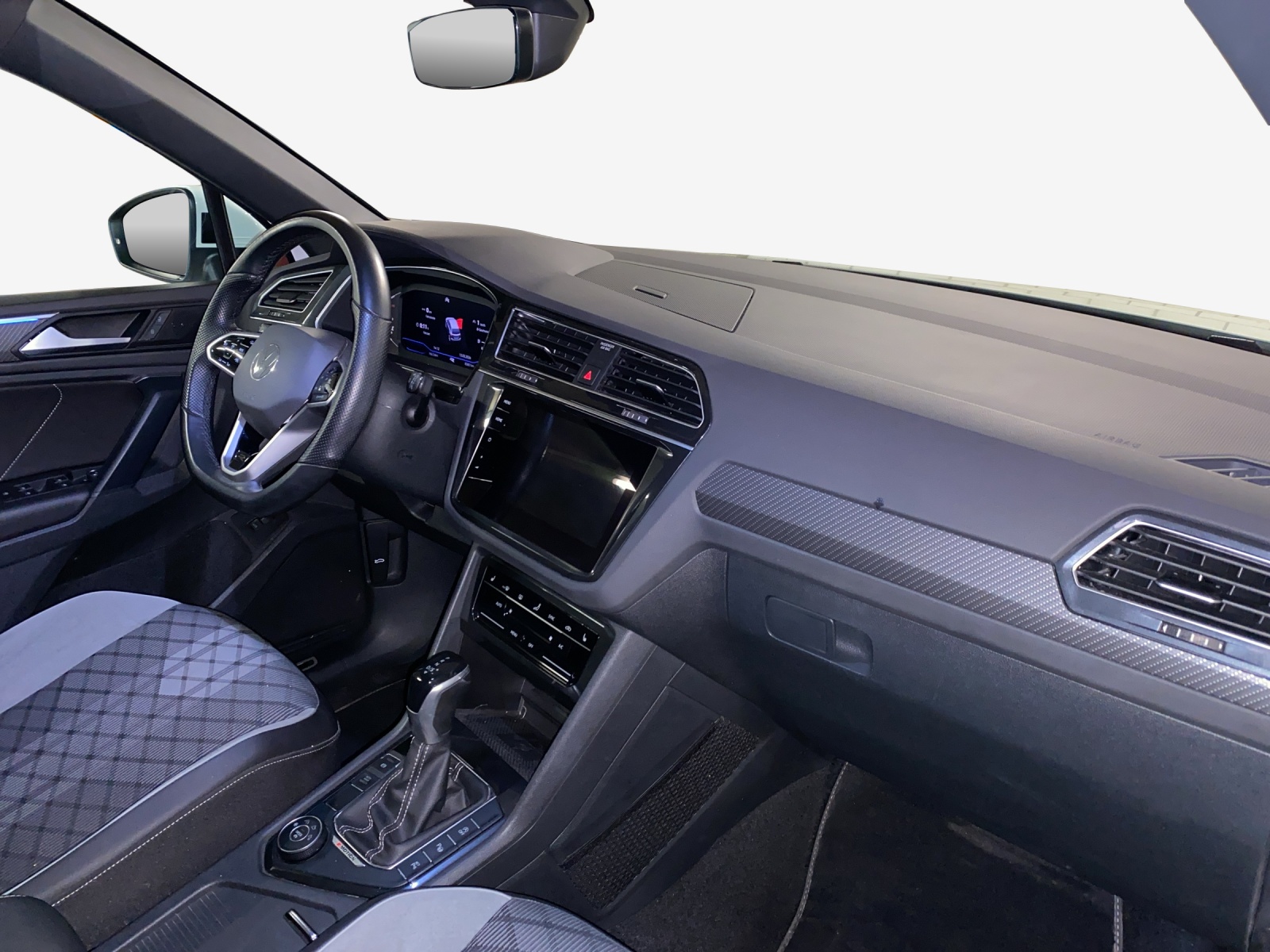 VW Tiguan 2.0 TDI SCR R-Line 4Motion DSG-image-14