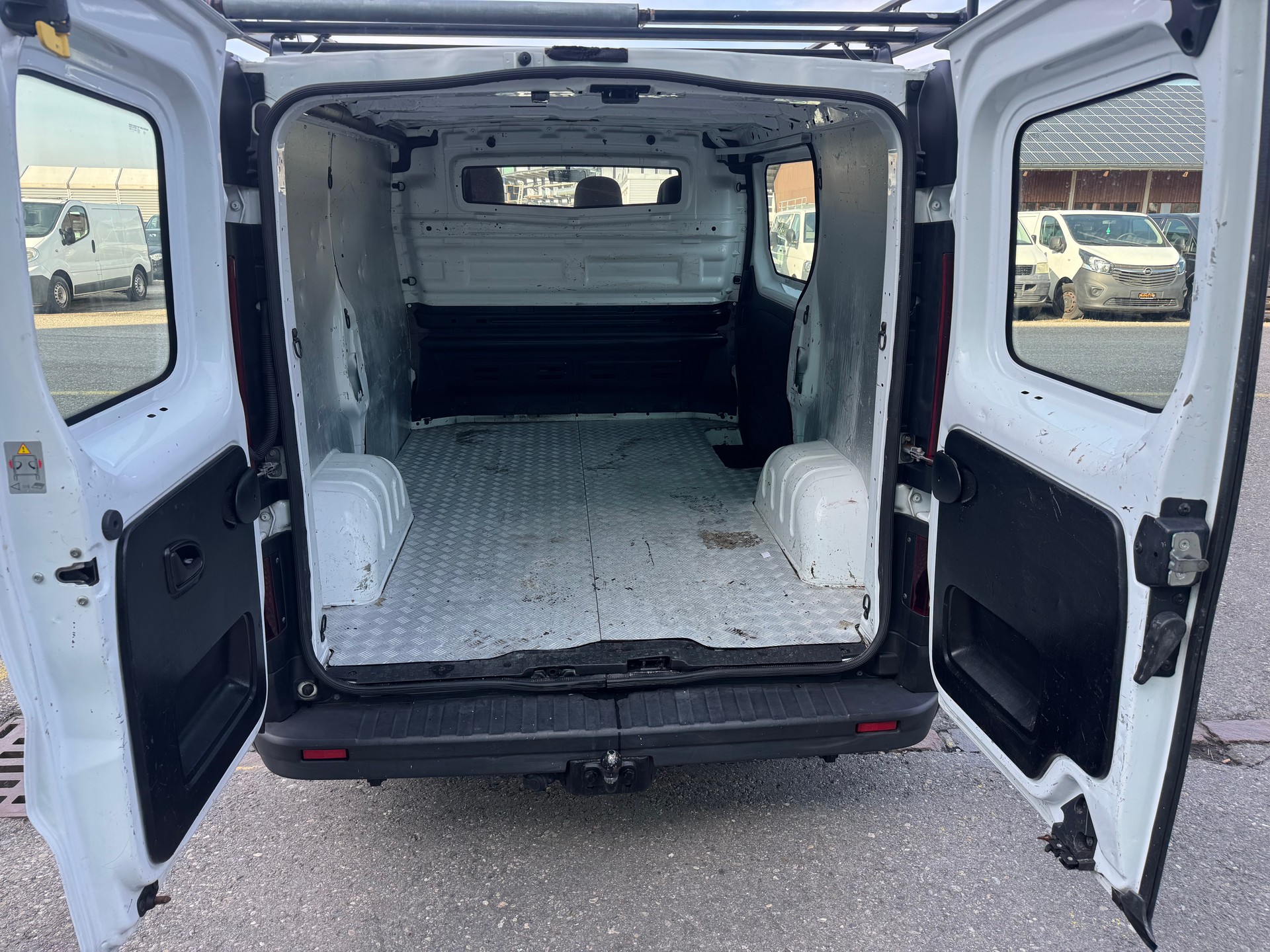 OPEL Vivaro 1.6 CDTI 2.7t L1H1-image-10