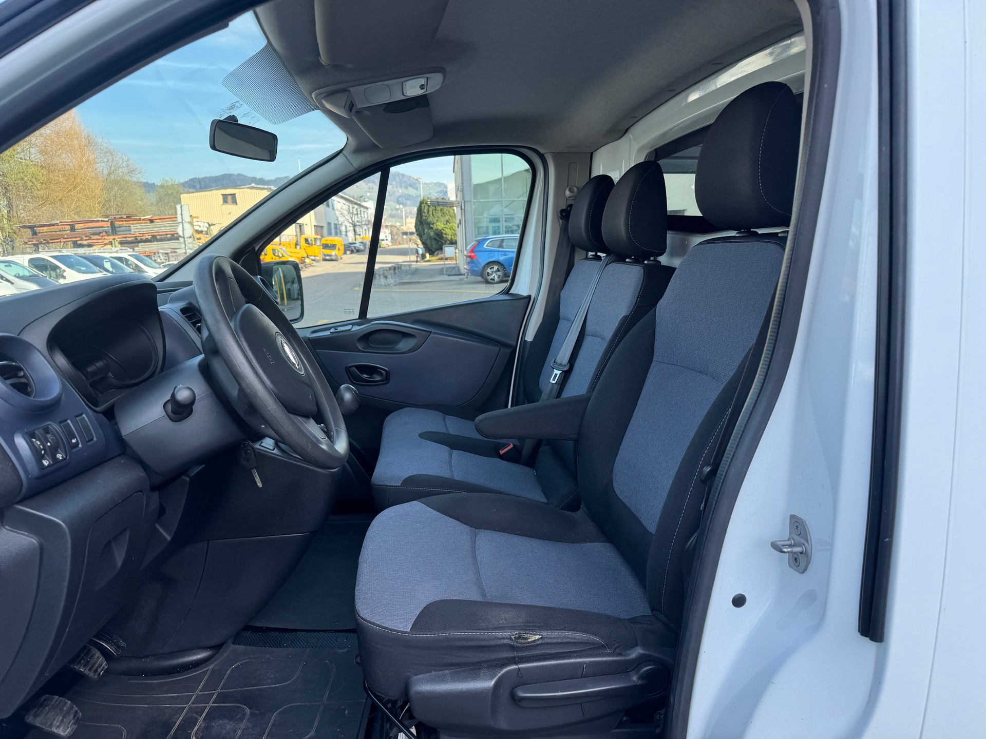 OPEL Vivaro 1.6 CDTI 2.7t L1H1-image-11