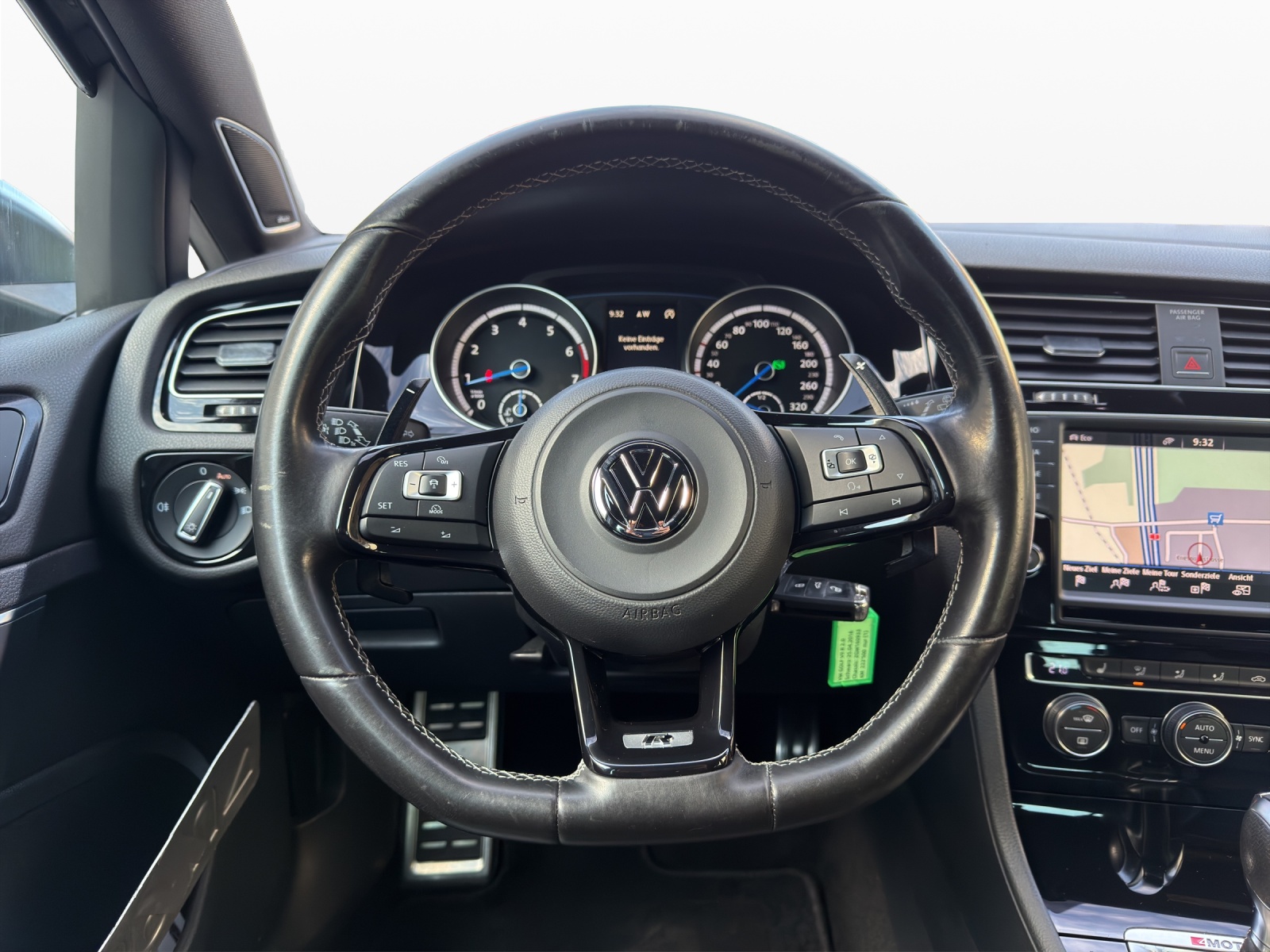 VW Golf 2.0 TSI R 4Motion DSG-image-10