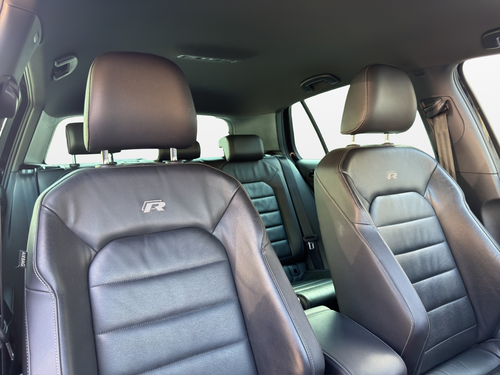 VW Golf 2.0 TSI R 4Motion DSG-image-15