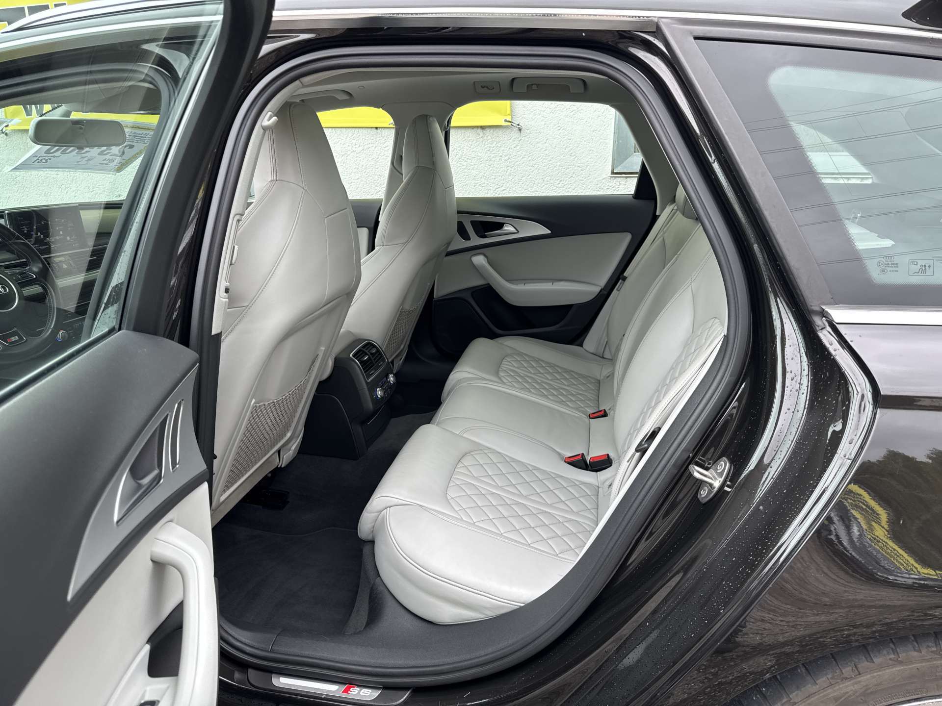 AUDI S6 Avant 4.0 TFSI V8 quattro S-tronic-image-7