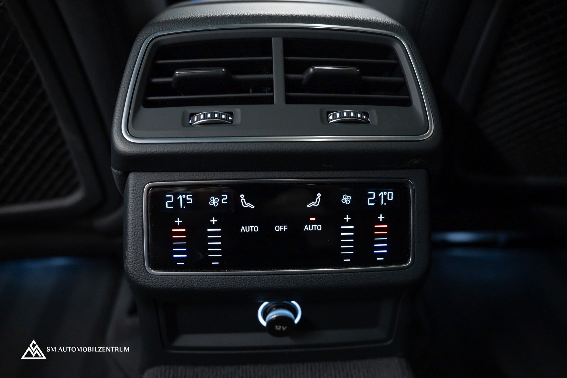 AUDI RS6 Avant 4.0 V8 TFSI quattro T-Tronic / ABT / Panorama / Head-Up / 360°-image-21