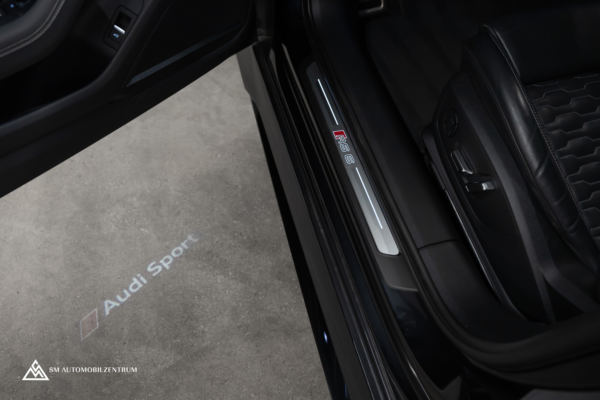 AUDI RS6 Avant 4.0 V8 TFSI quattro T-Tronic / ABT / Panorama / Head-Up / 360°-image-22