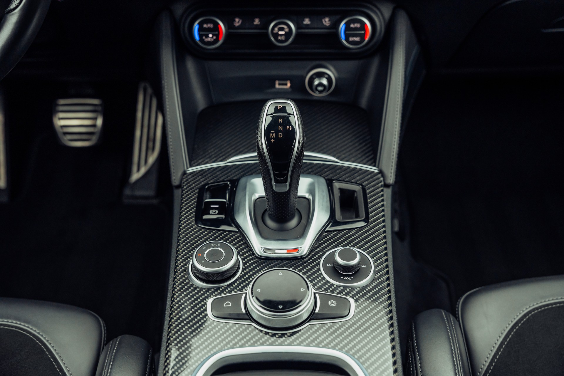 ALFA ROMEO Stelvio 2.9 V6 Quadrifoglio Q4 Automatic-image-13