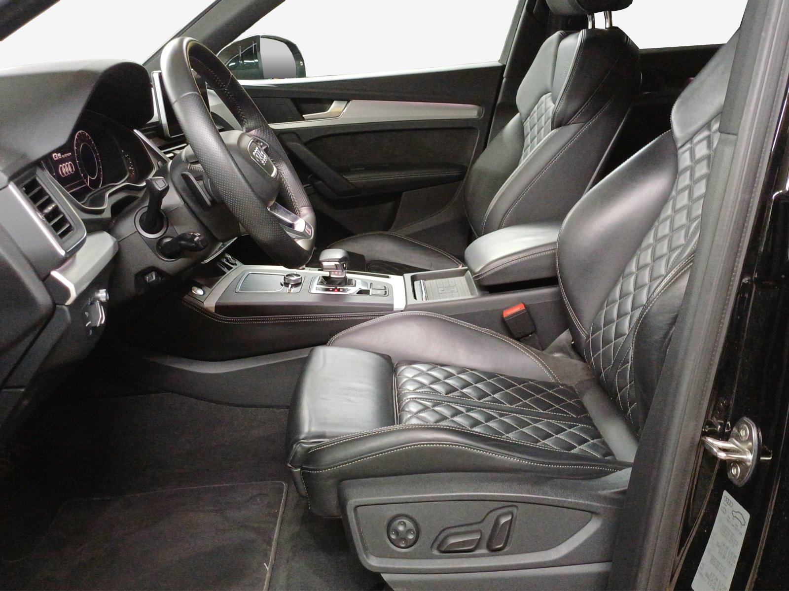 AUDI Q5 55 TFSI e sport quattro-image-7