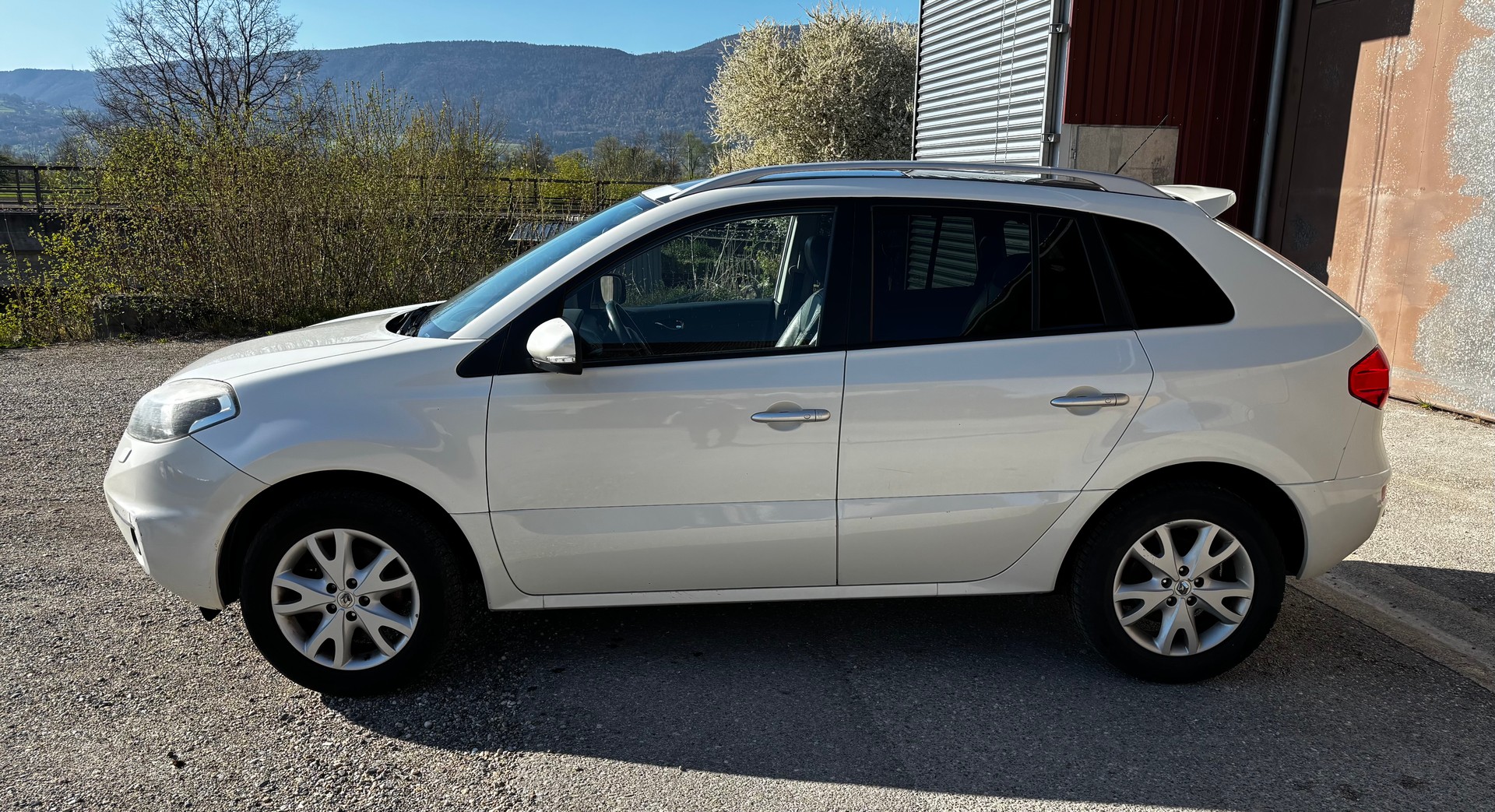 RENAULT Koleos 2.0 dCi Bose 4x4 Automatic-image-2