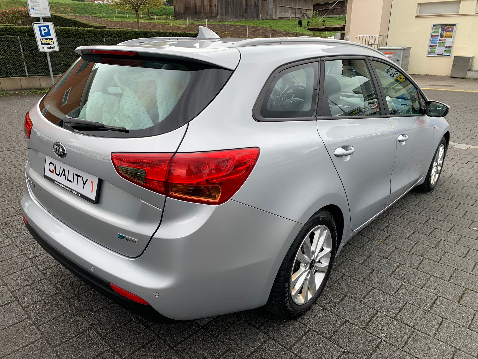 KIA Cee'd Sportswagon 1.6 GDi Swiss Champion DCT-image-2