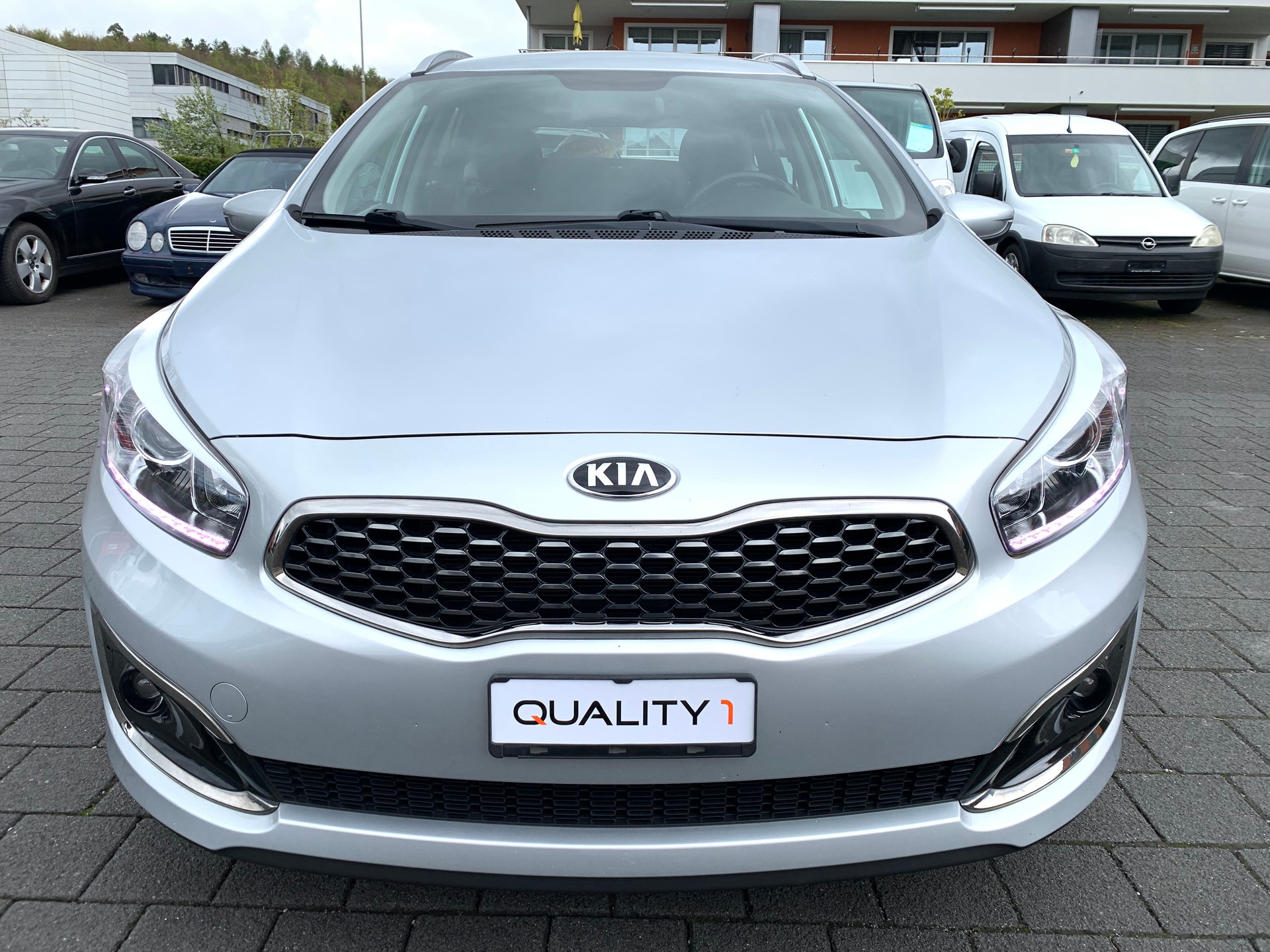 KIA Cee'd Sportswagon 1.6 GDi Swiss Champion DCT-image-4