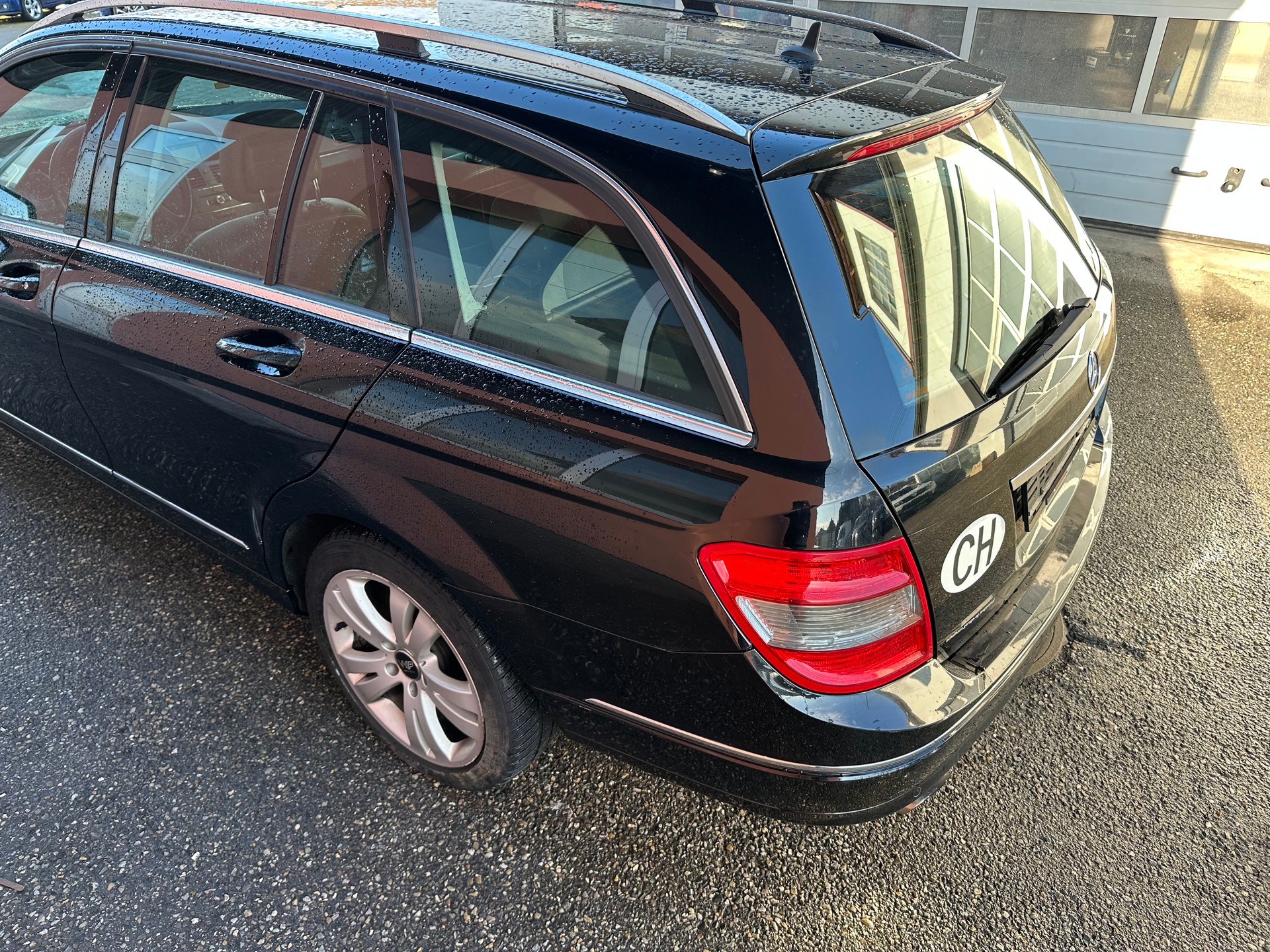 MERCEDES-BENZ C 220 CDI BlueEfficiency Automatic-image-5