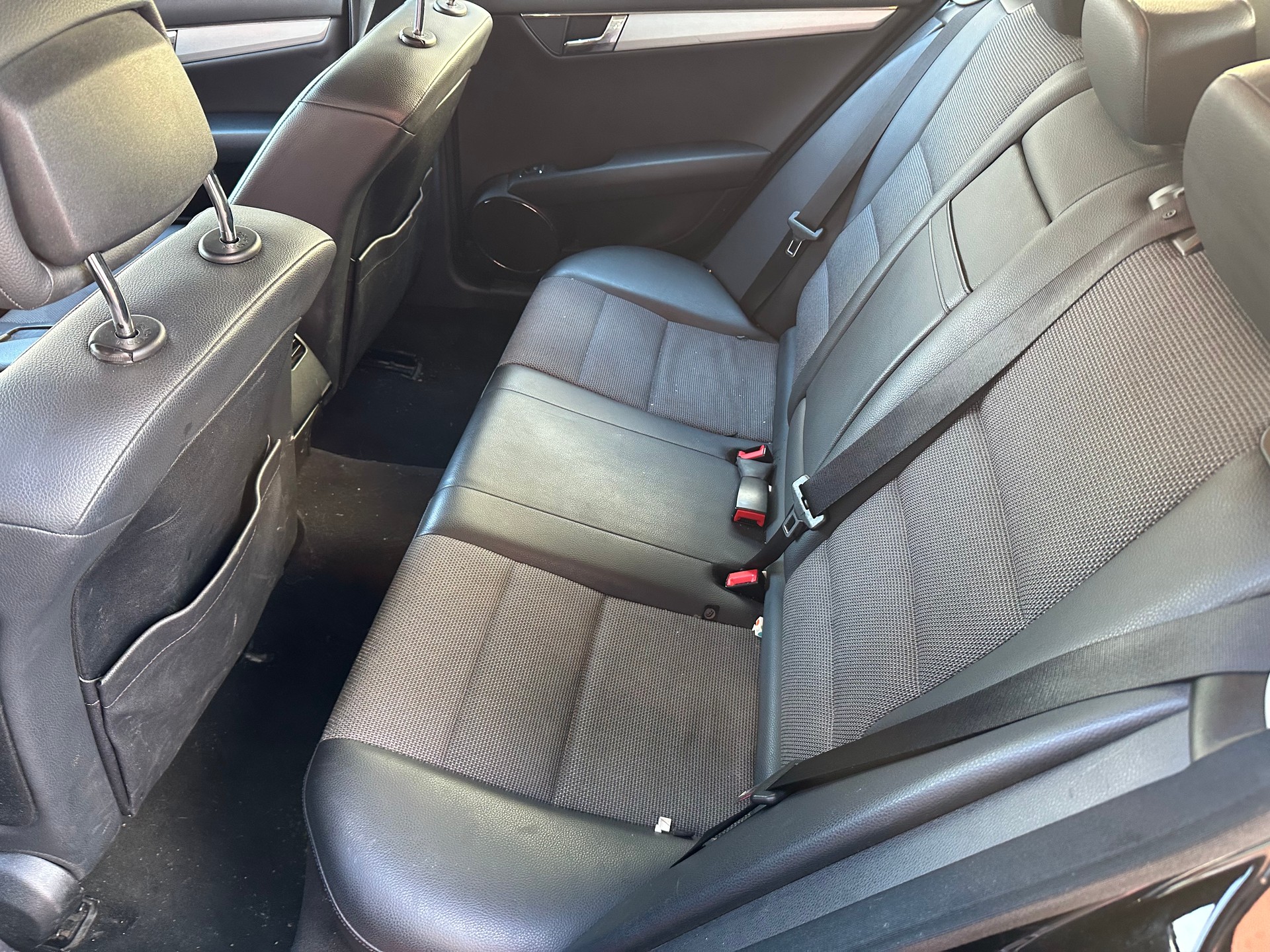 MERCEDES-BENZ C 220 CDI BlueEfficiency Automatic-image-11