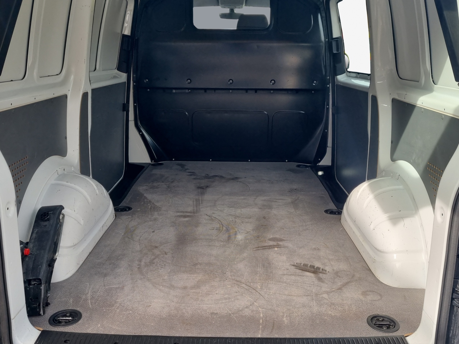 VW T6.1 2.0 TDI 4Motion DSG-image-12