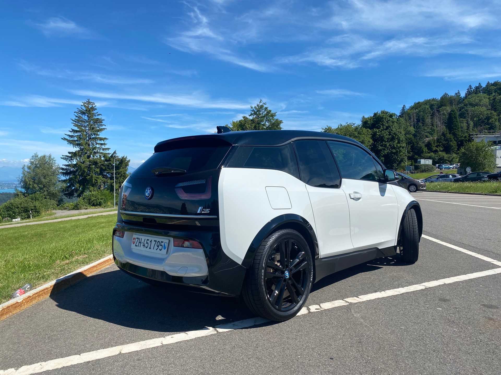 BMW i3s (120Ah)-image-1