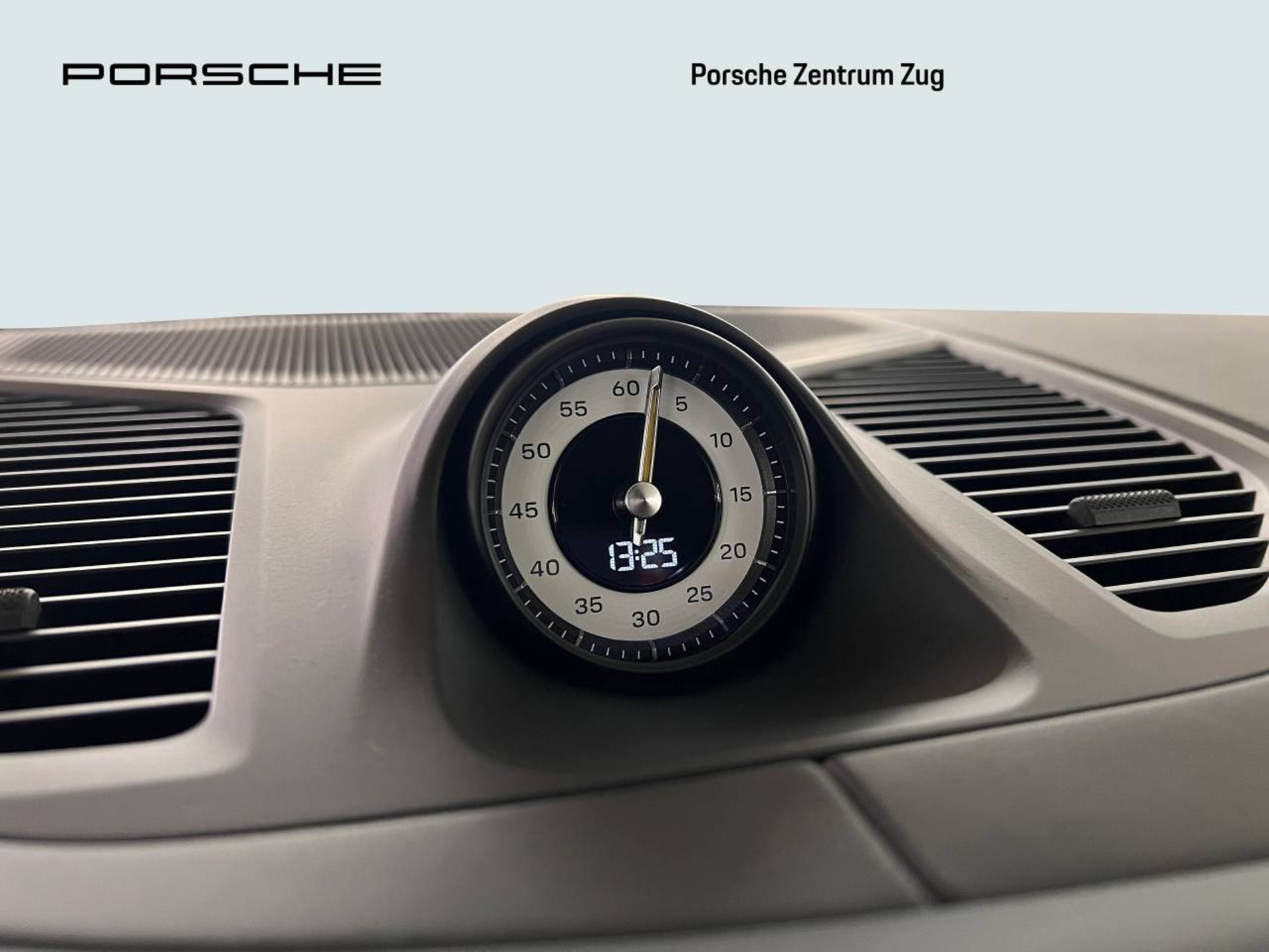 PORSCHE Cayenne Turbo E-Hybrid Coupé mit GT-Paket-image-25