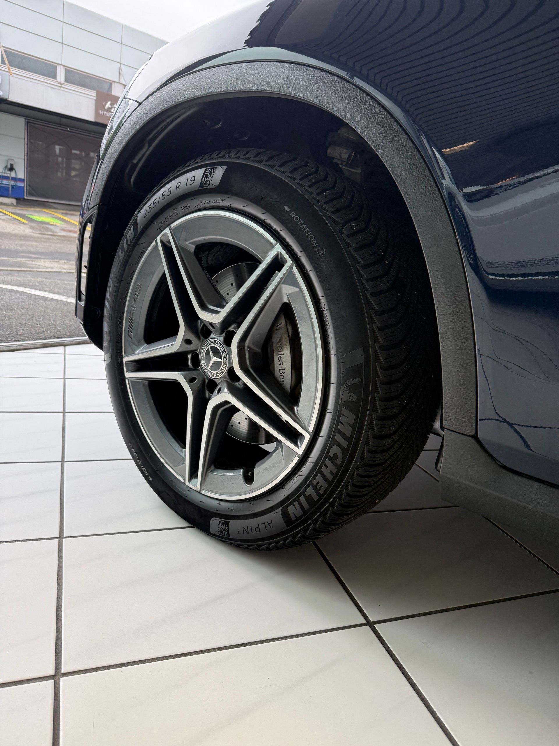 MERCEDES-BENZ GLC 220 d AMG Line 4Matic 9G-Tronic-image-21