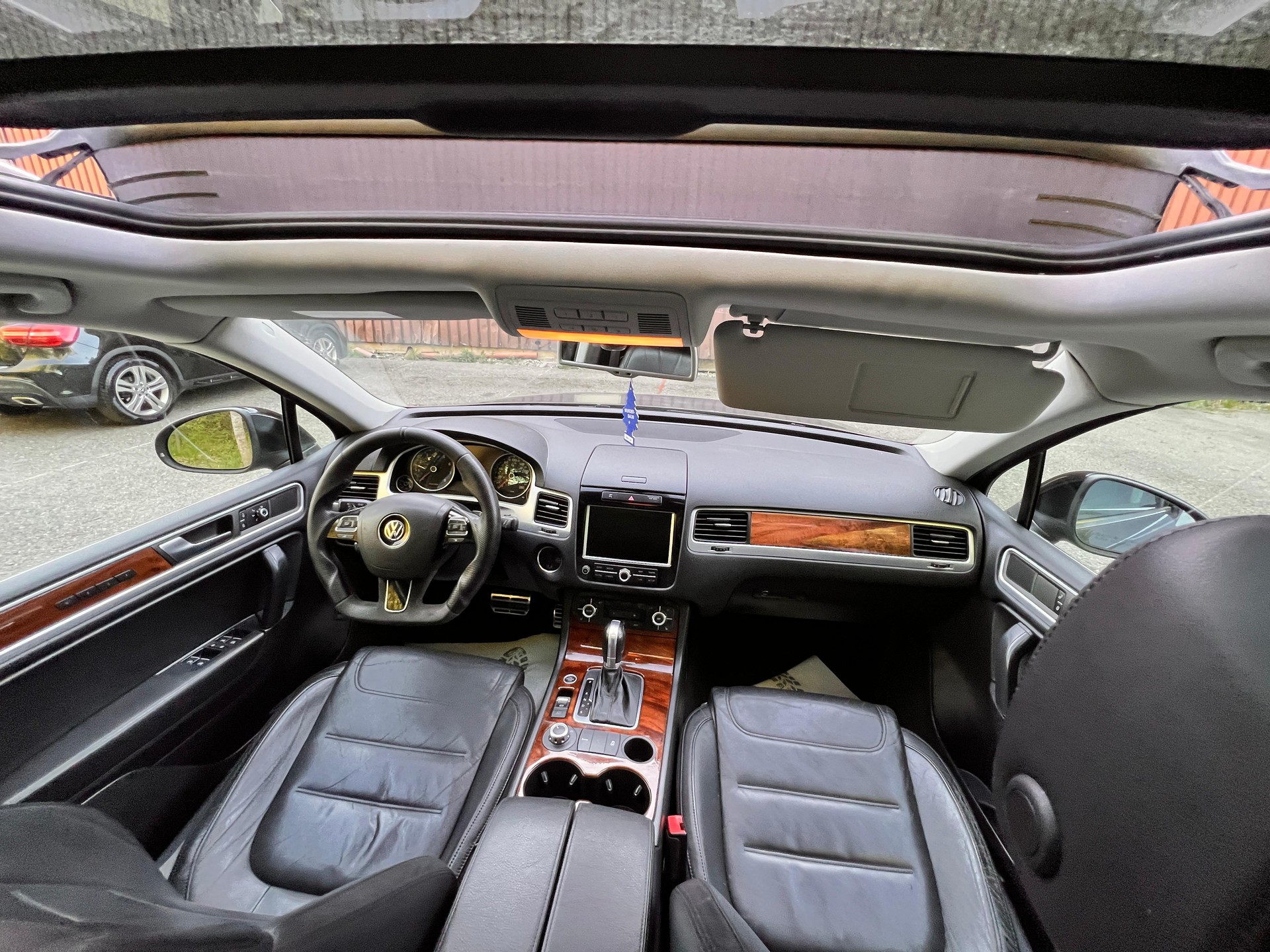 VW Touareg 3.0 TSI Hybrid Tiptronic-image-7