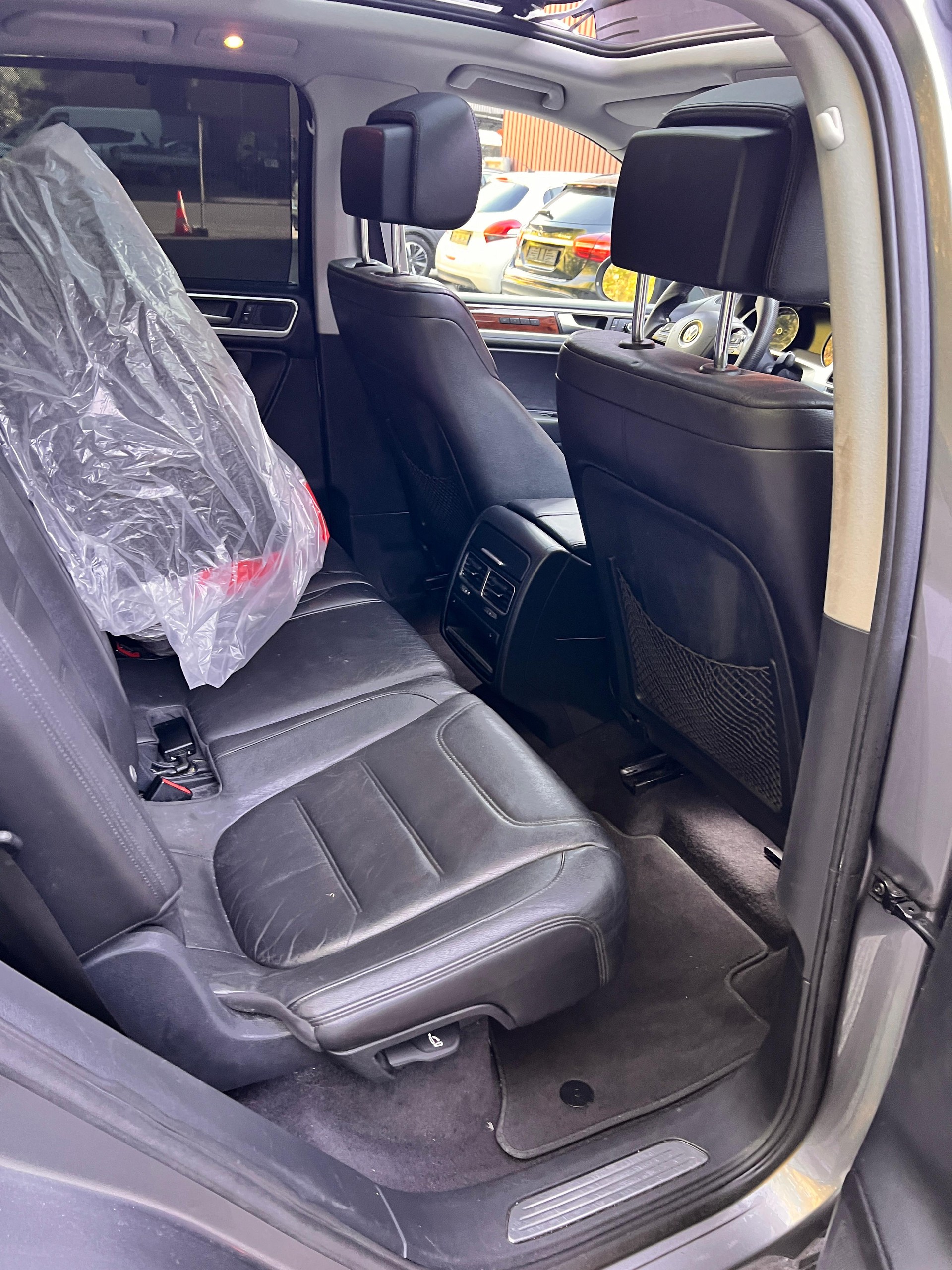 VW Touareg 3.0 TSI Hybrid Tiptronic-image-6