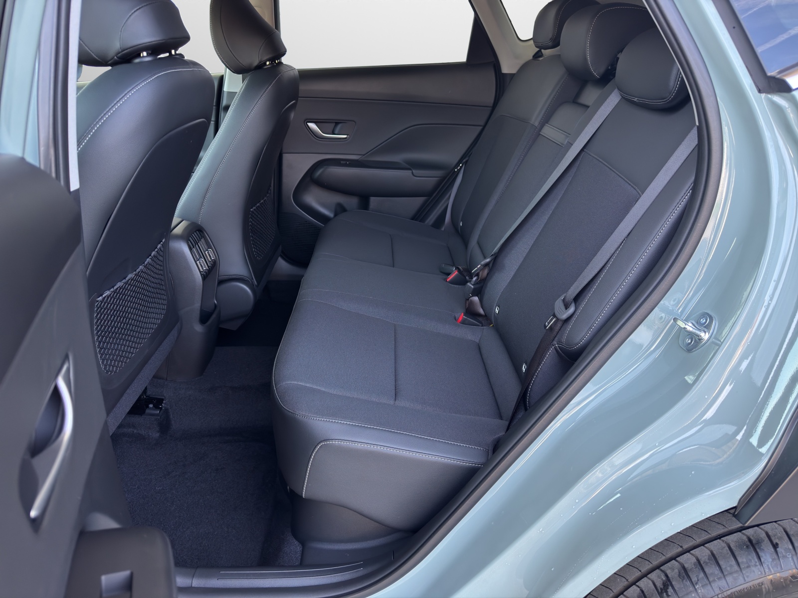 HYUNDAI Kona 1.6 GDi Hybrid Amplia-image-8