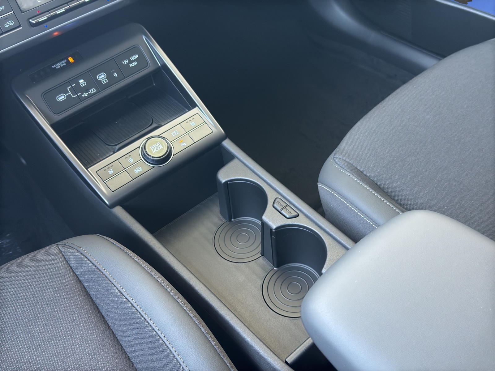 HYUNDAI Kona 1.6 GDi Hybrid Amplia-image-9