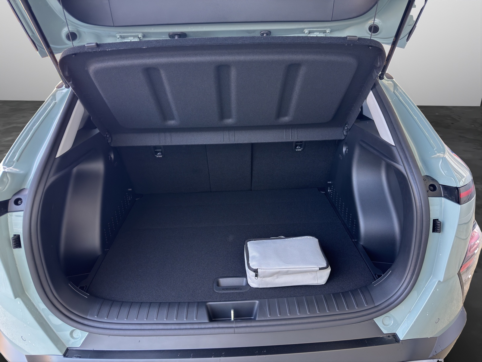 HYUNDAI Kona 1.6 GDi Hybrid Amplia-image-15