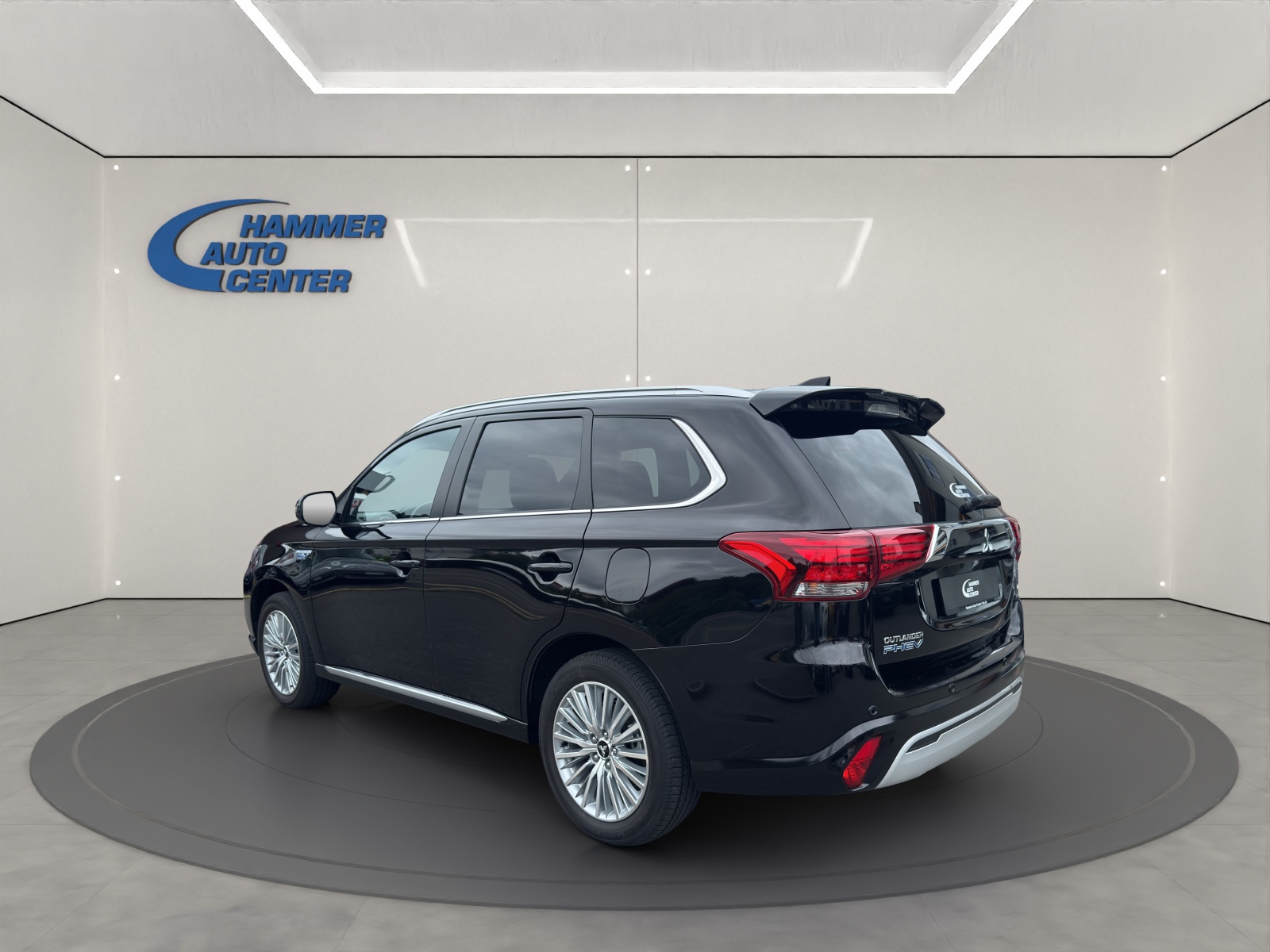 MITSUBISHI Outlander 2.4 PHEV Diamond-image-2