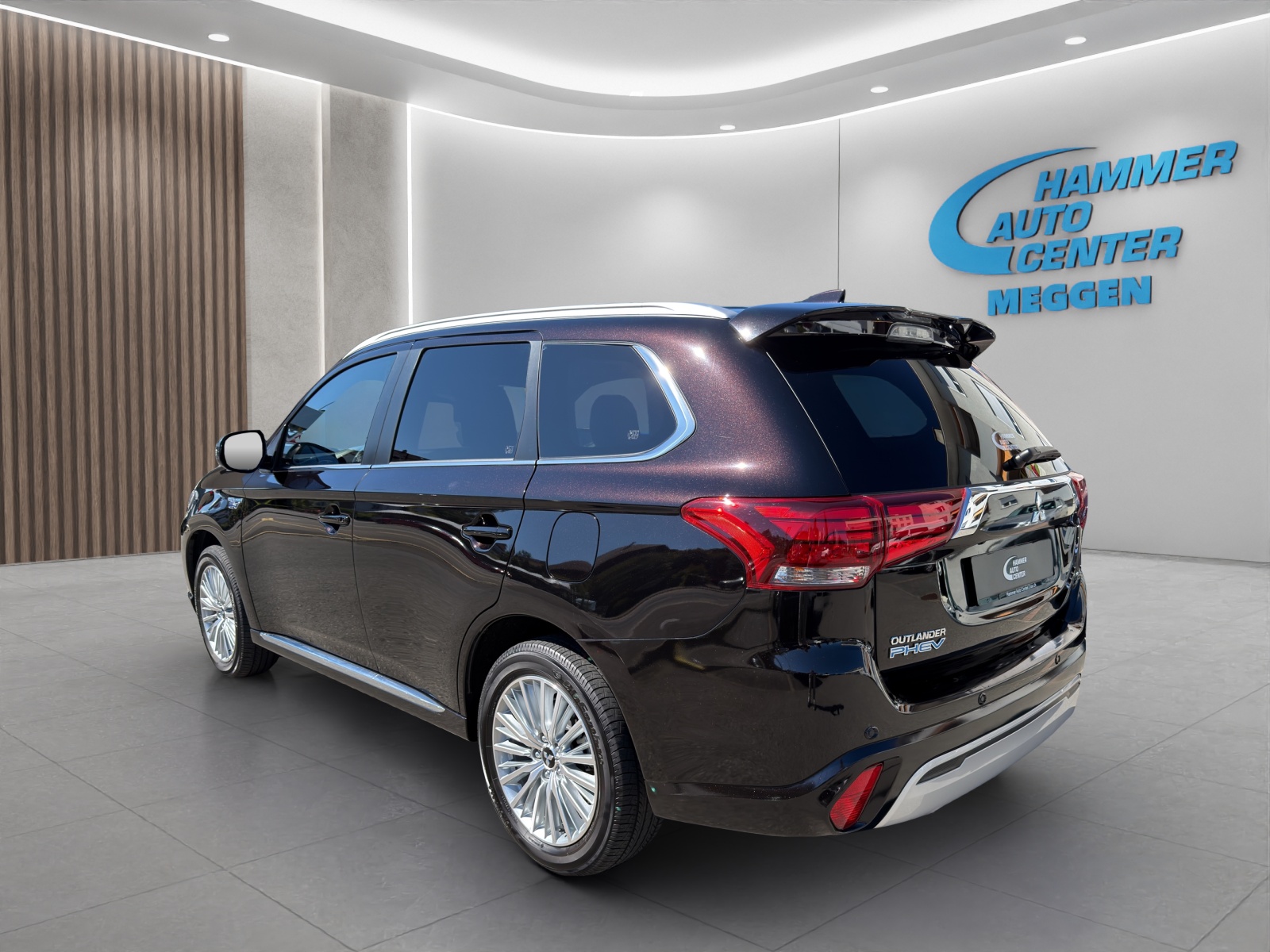 MITSUBISHI Outlander 2.4 PHEV Diamond-image-2