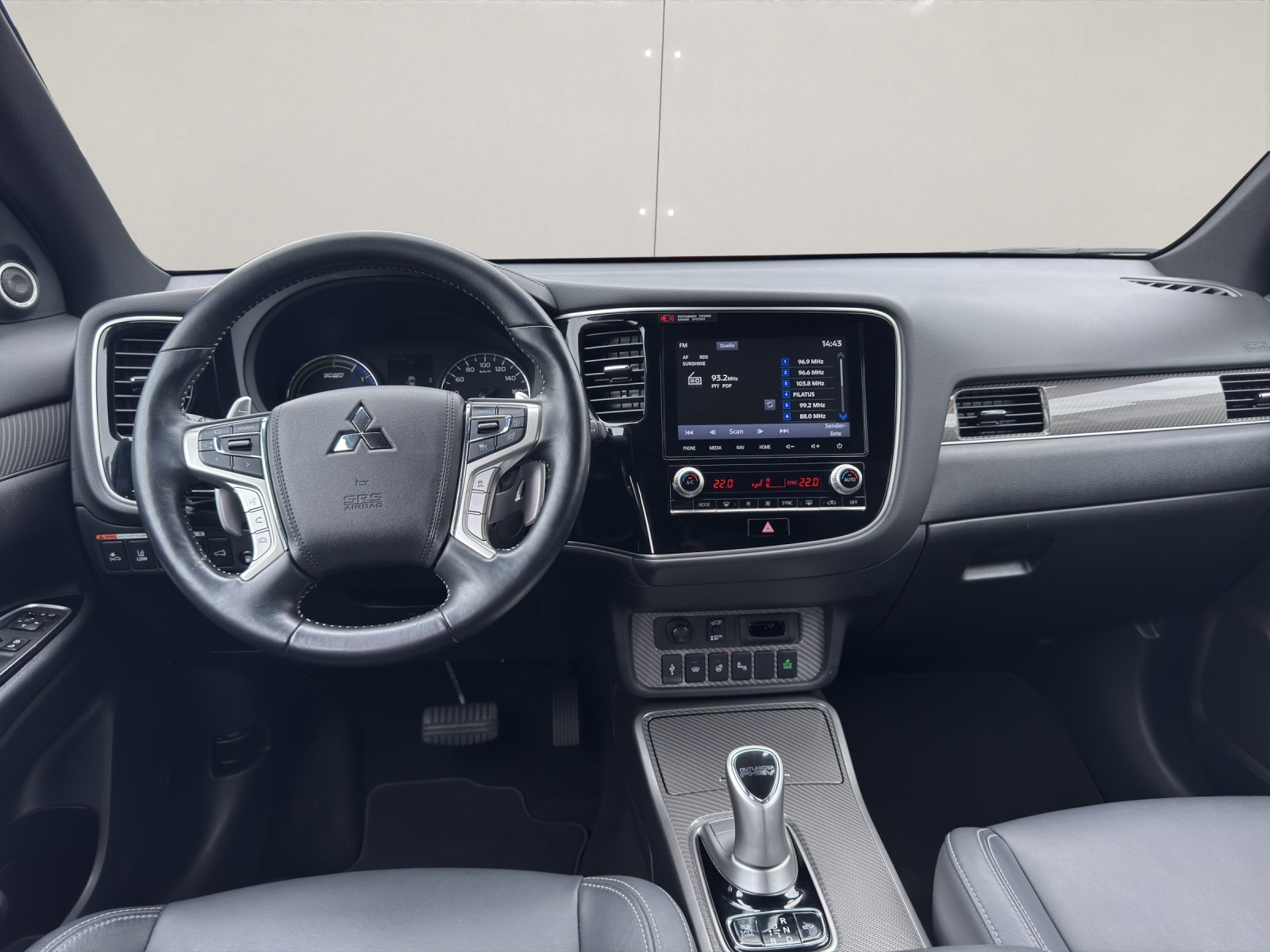 MITSUBISHI Outlander 2.4 PHEV Diamond-image-10