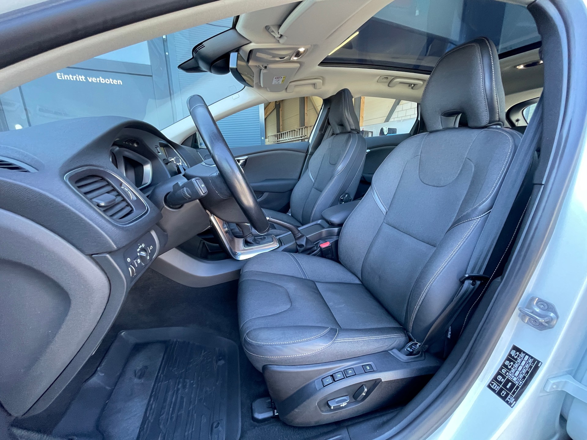 VOLVO V40 Cross Country T5 AWD Summum Geartronic-image-11